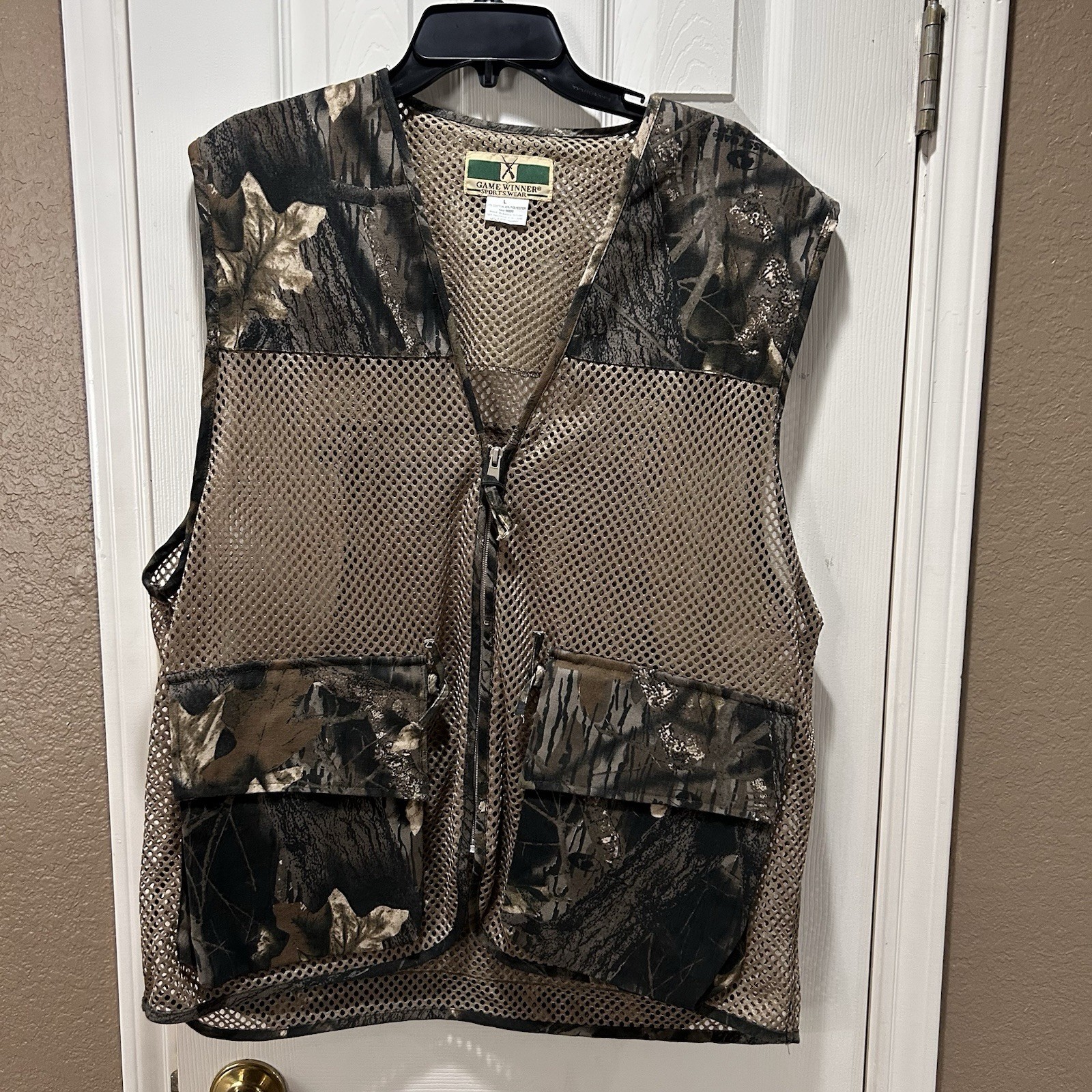Game Winner Sportswear camouflage print mesh hunting vest Zip Front Pockets Lg