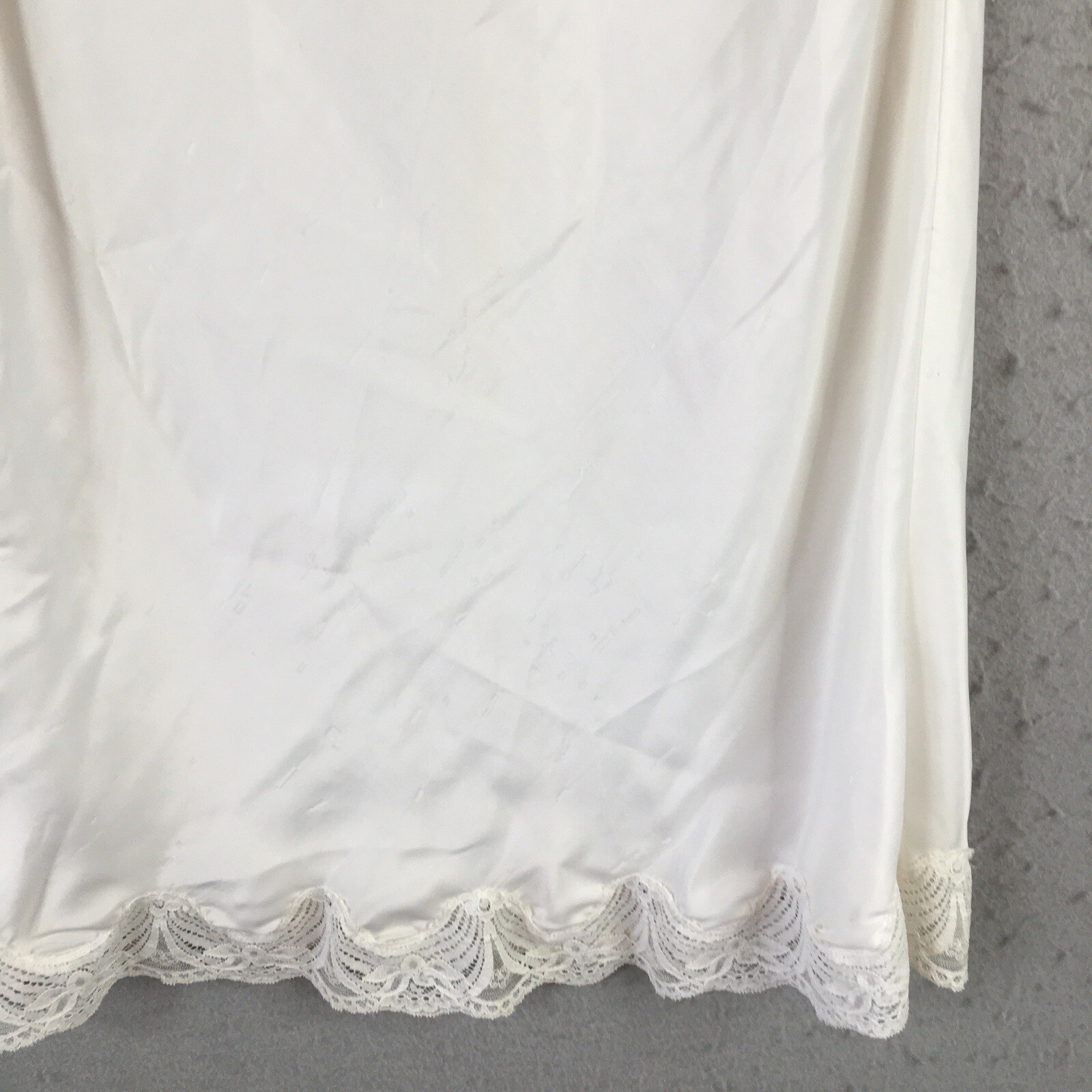 Vintage Wonder Maid Slip Skirt Womens Small White Nylon Non Cling Lace Trim USA