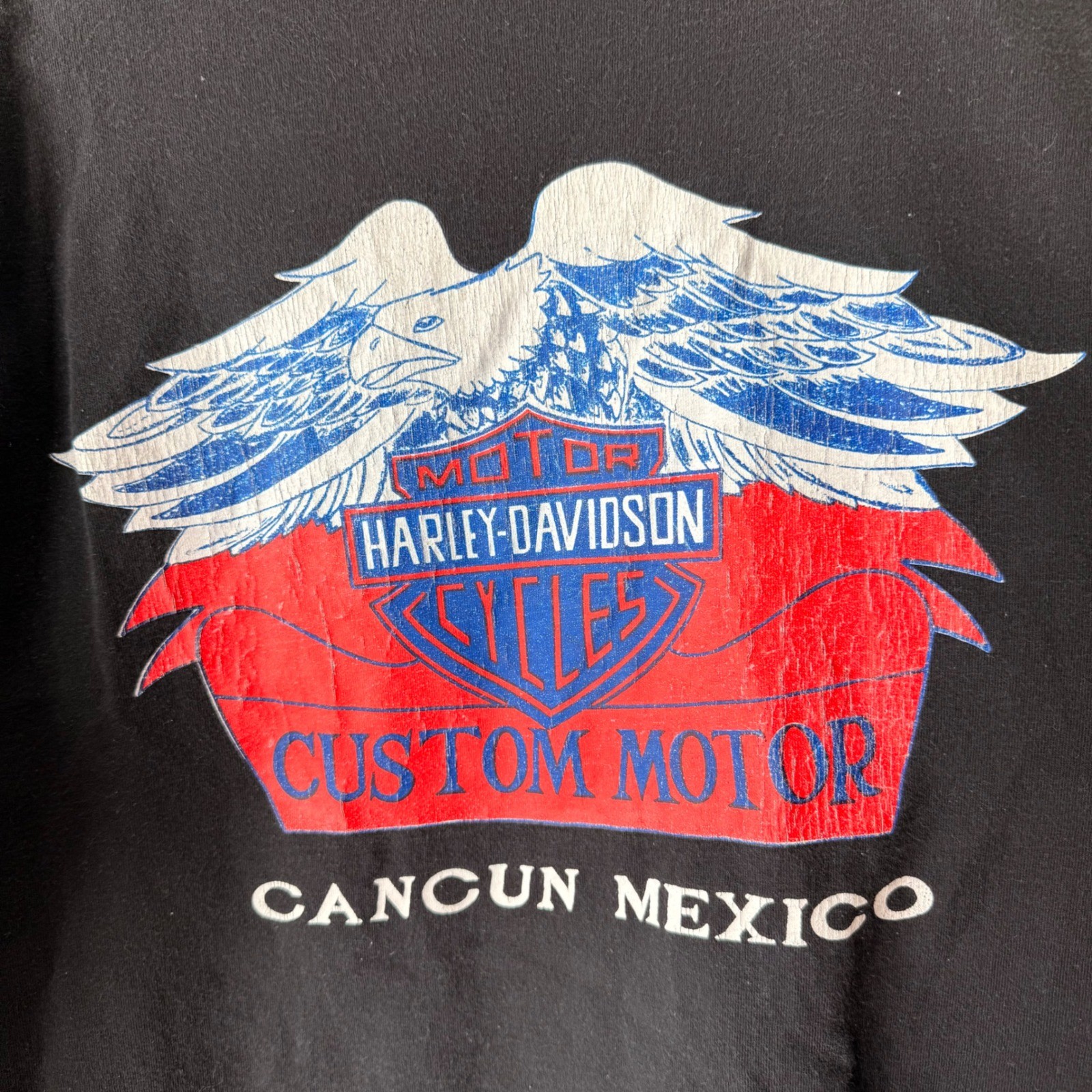Vintage 90s Single Stitch Cancun Harley Davidson Eagle Shield Graphic T-Shirt
