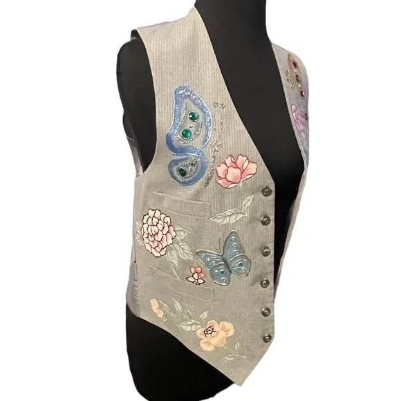 NWOT Vintage Light gray Hand Painted Vest Butterfly Daisies M/L