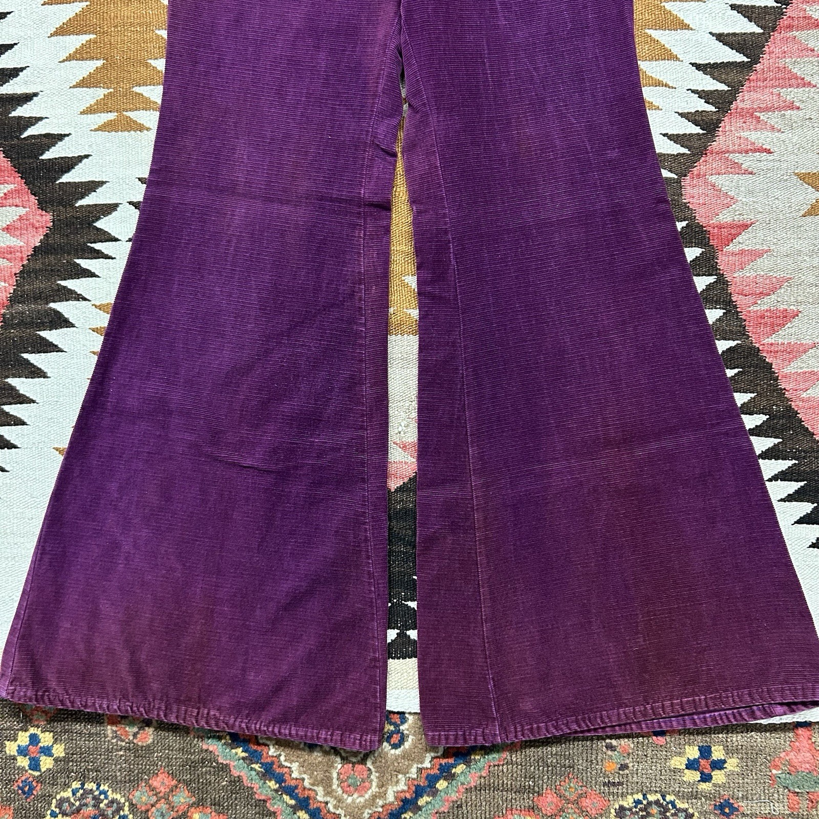 Vintage 1970s Old Salem Corduroy Bell Bottom Flares Sz 28×31 – Purple