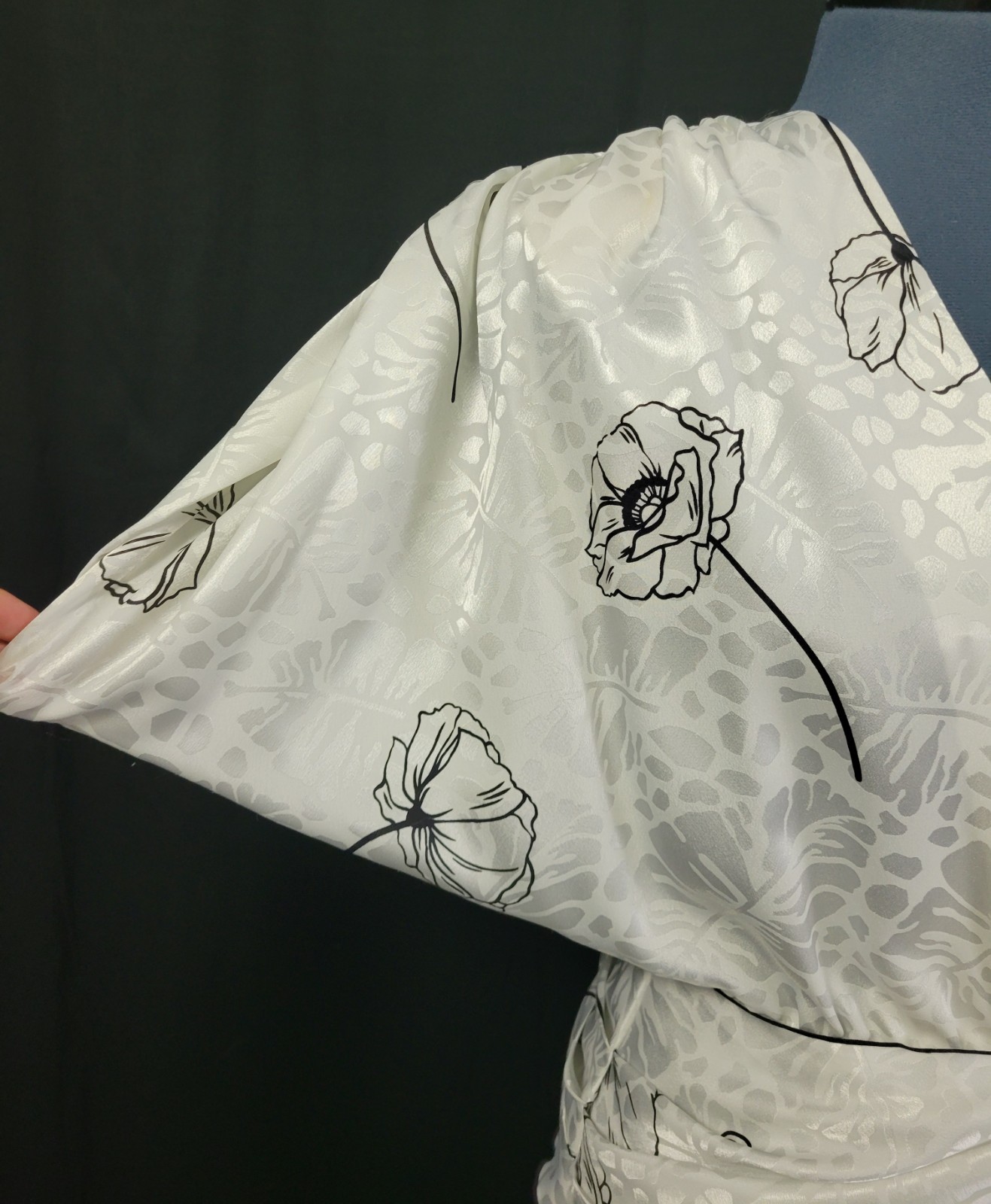 Vintage Hal Ferman White Print on White Blouson Dress w Black Accents Size M/L?