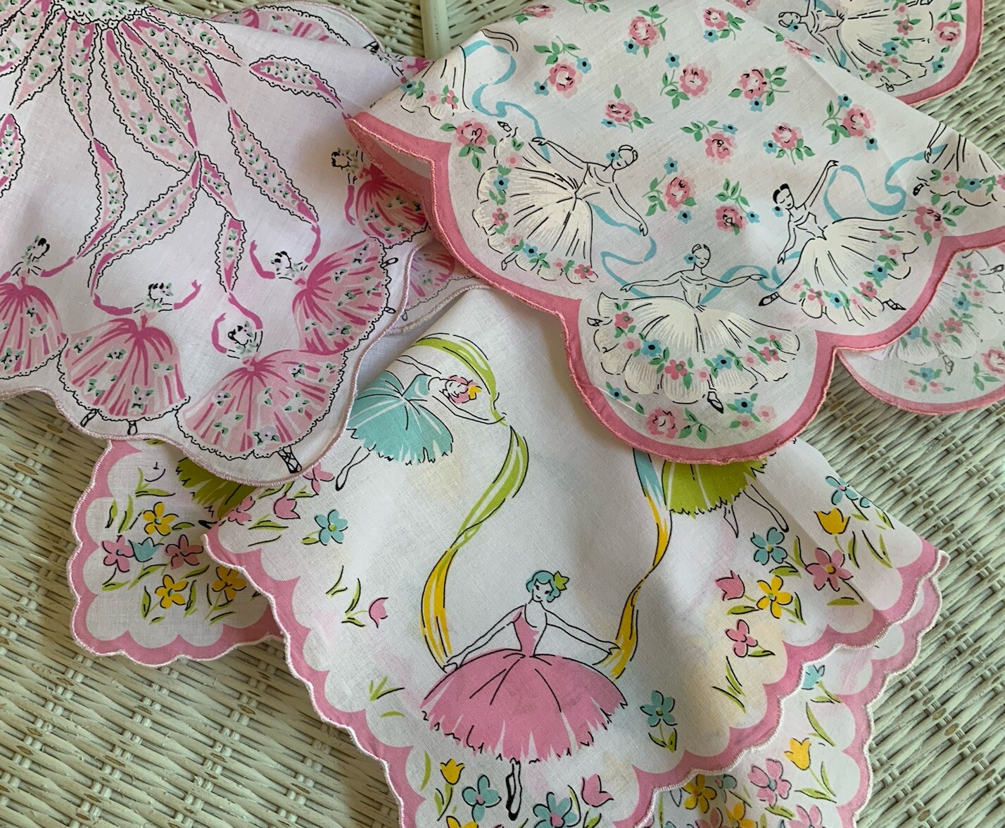 Set /3 NEW Handkerchiefs Beautiful Dancers ~ LuRay Hankies! Special Price !