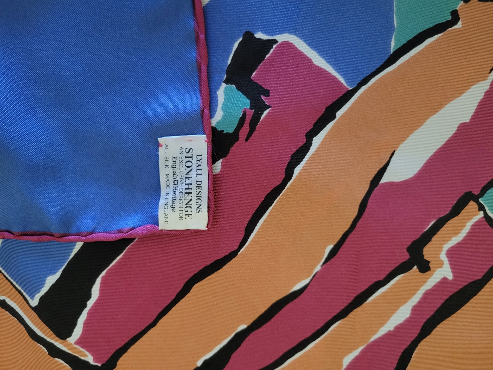 VTG 60s 70s ́ Abstract “Stonehenge” Silk Twill Quality Scarf, English Heritage