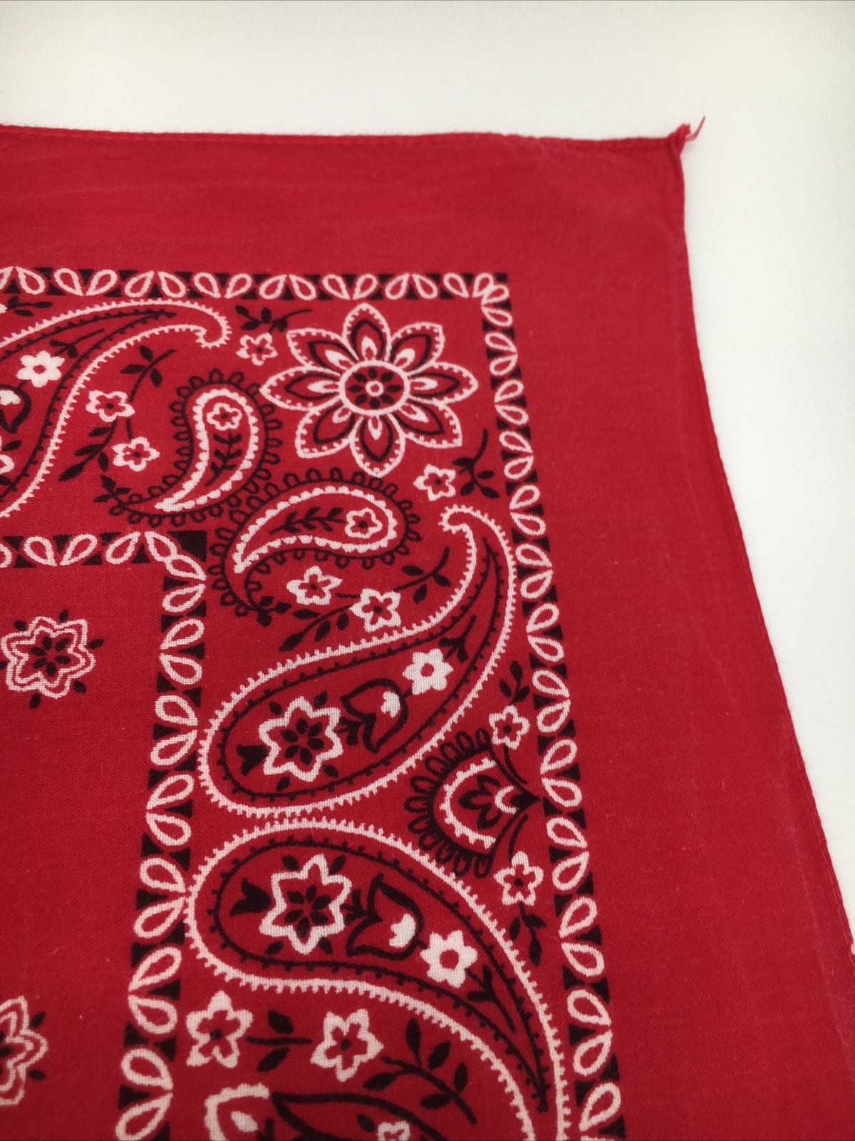Vintage Red Paisley Bandana USA RN13962 Made In USA 20.5 x 19.5 B8
