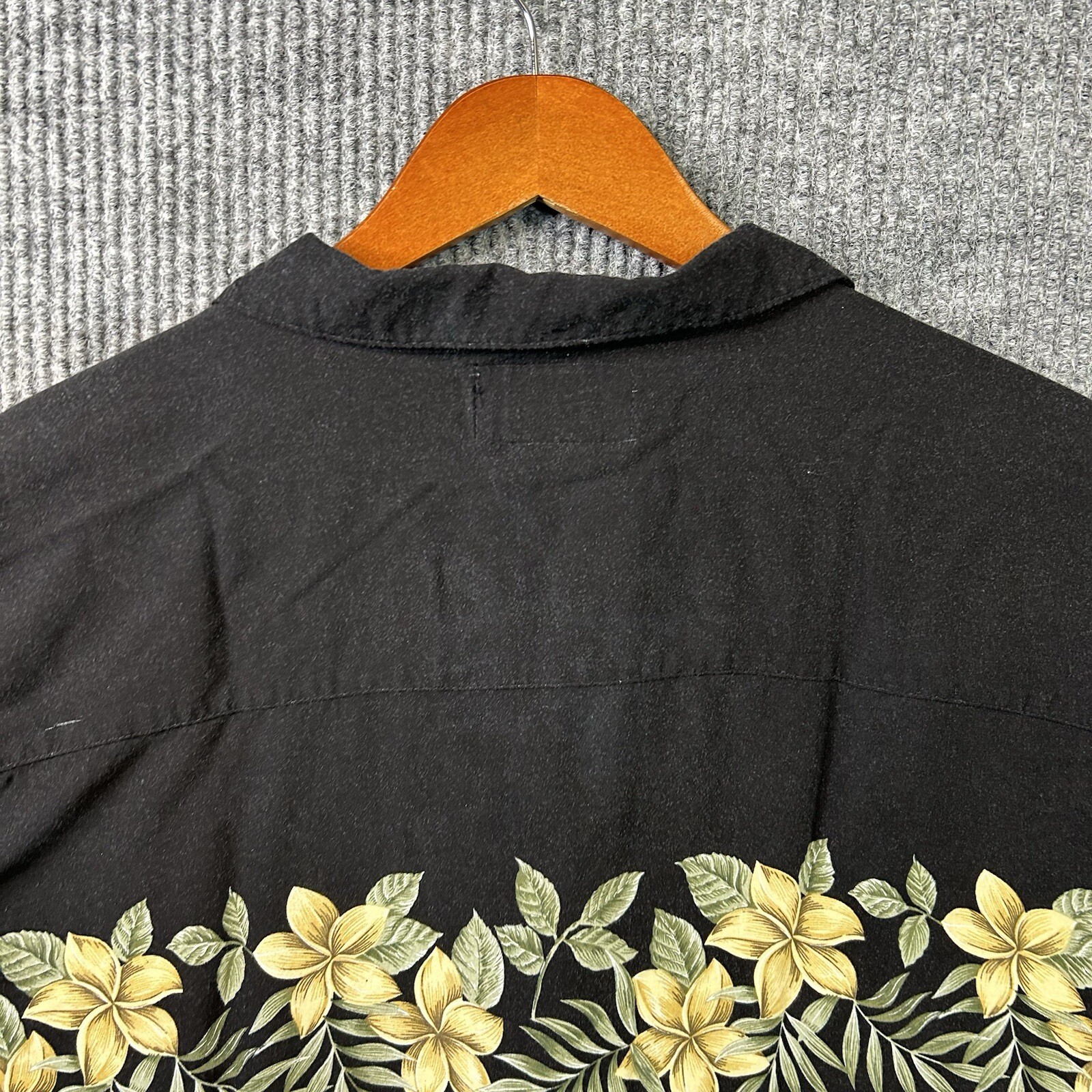 Vintage Hawaiian Button Shirt Men’s 2X Black Montage Collection