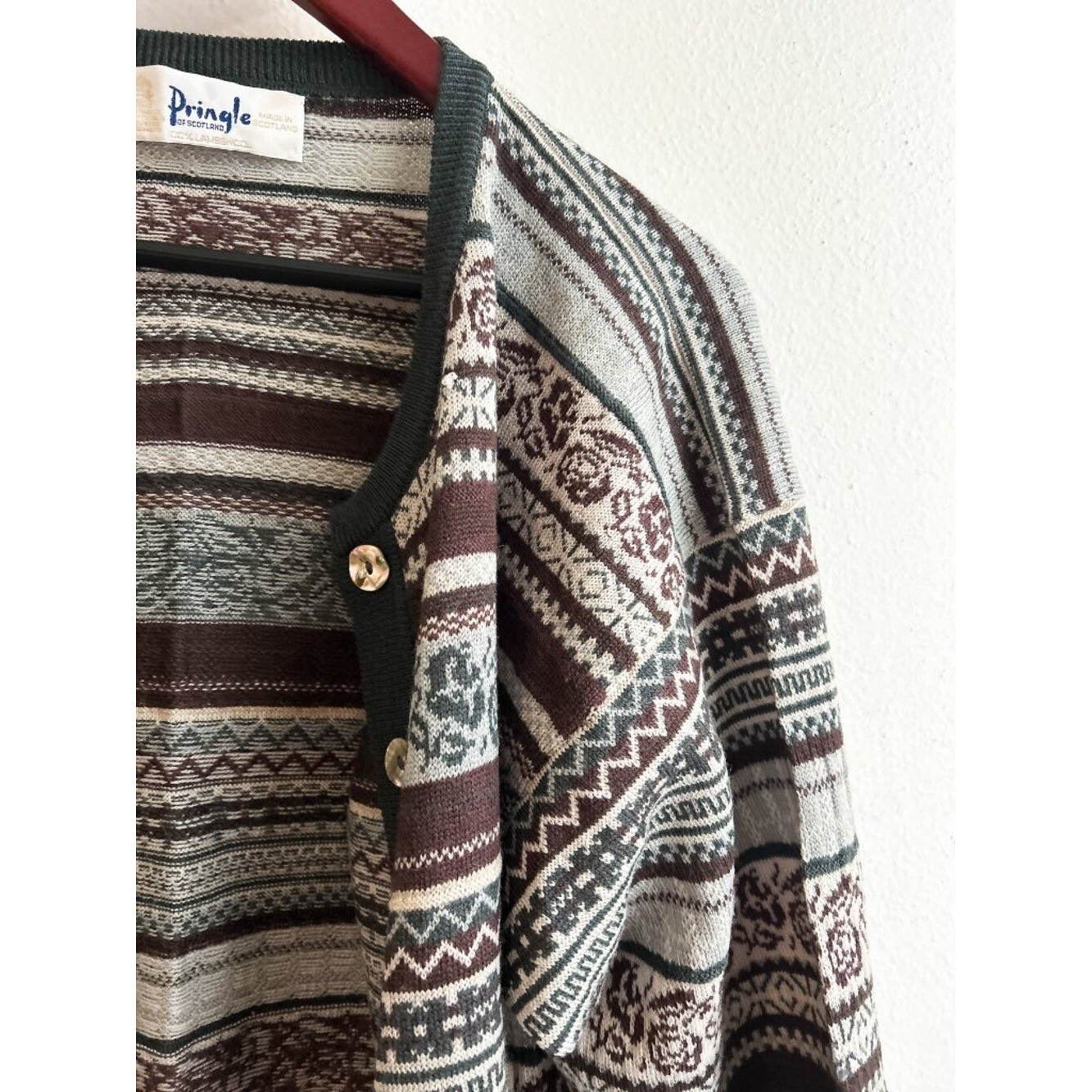 VINTAGE Pringle of Scotland 100% Lambswool Cardigan Mother of Pearl Buttons