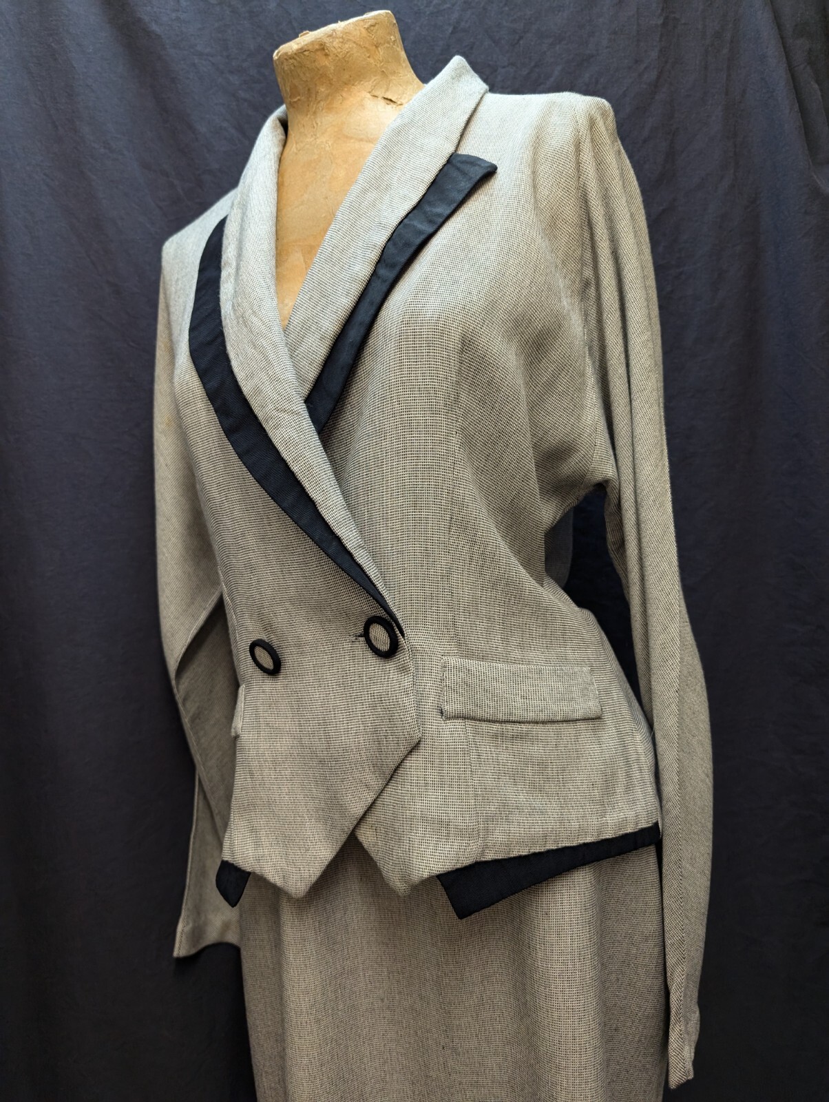 1980’s Gray Black Acetate Rayon Skirt & Jacket by Frederick’s of Hollywood M
