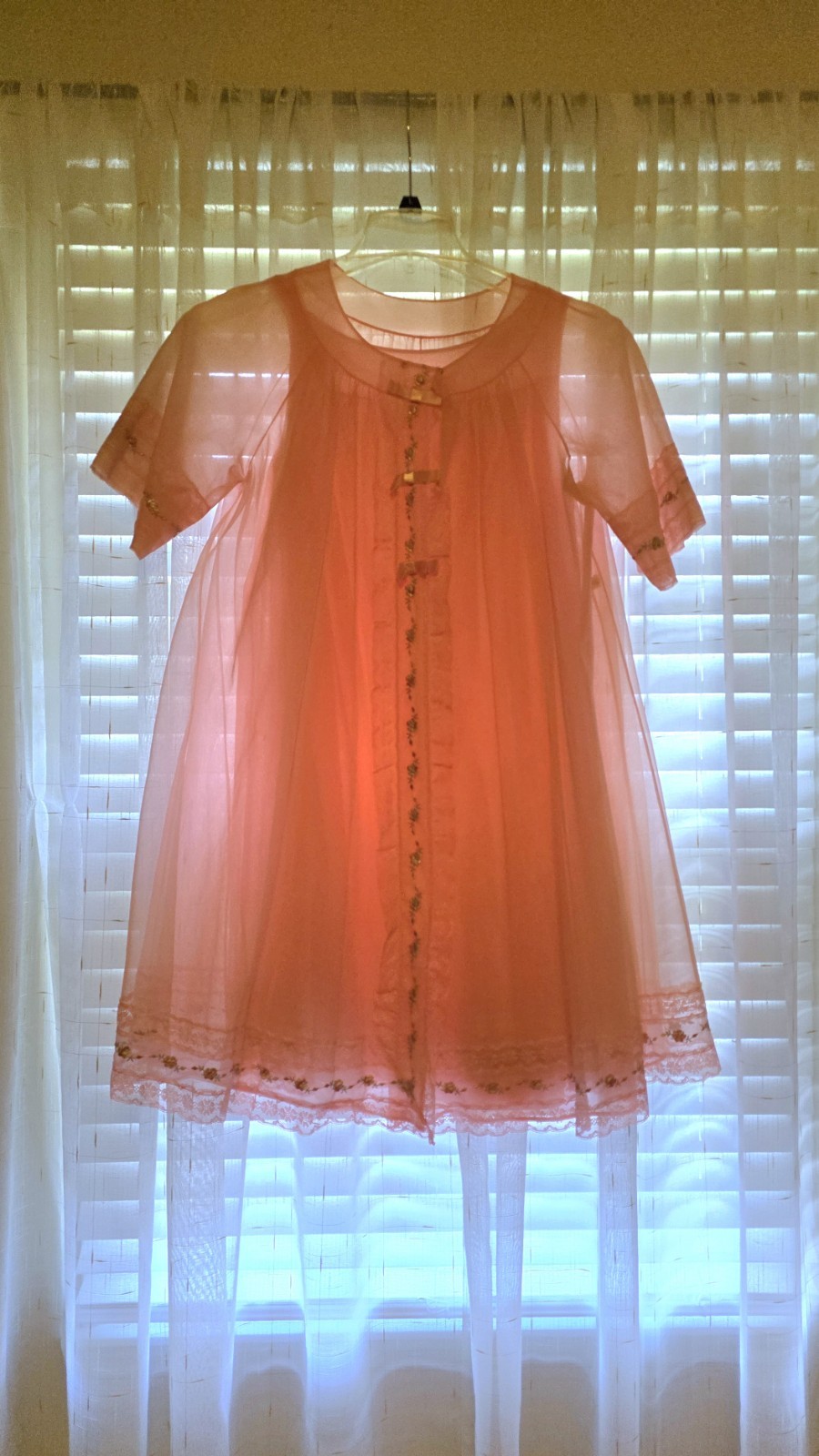 Vtg CHIFFON Babydoll Peignoir SET Sheer NYLON CORAL Pink Embroidered Lace Rose