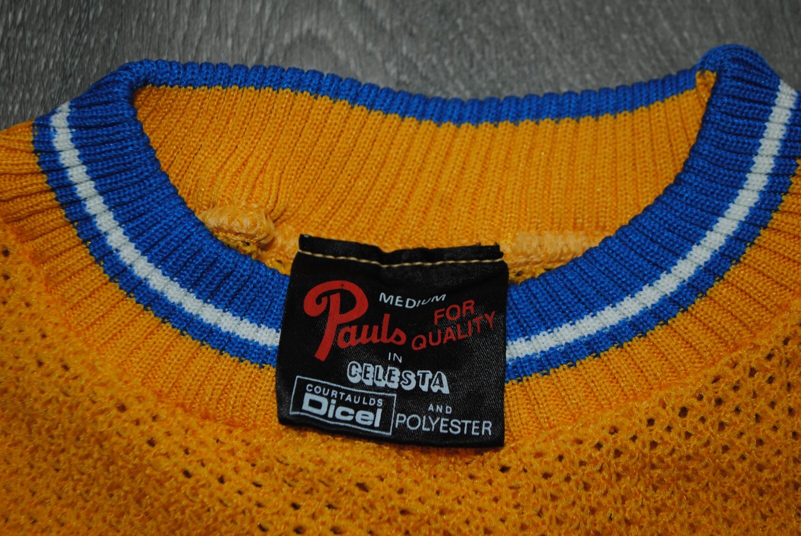 VTG 60S 70S WAFFLE CREW NECK SHIRT YELLOW COURTAULDS UNITED KINGDOM UNISEX SZ M