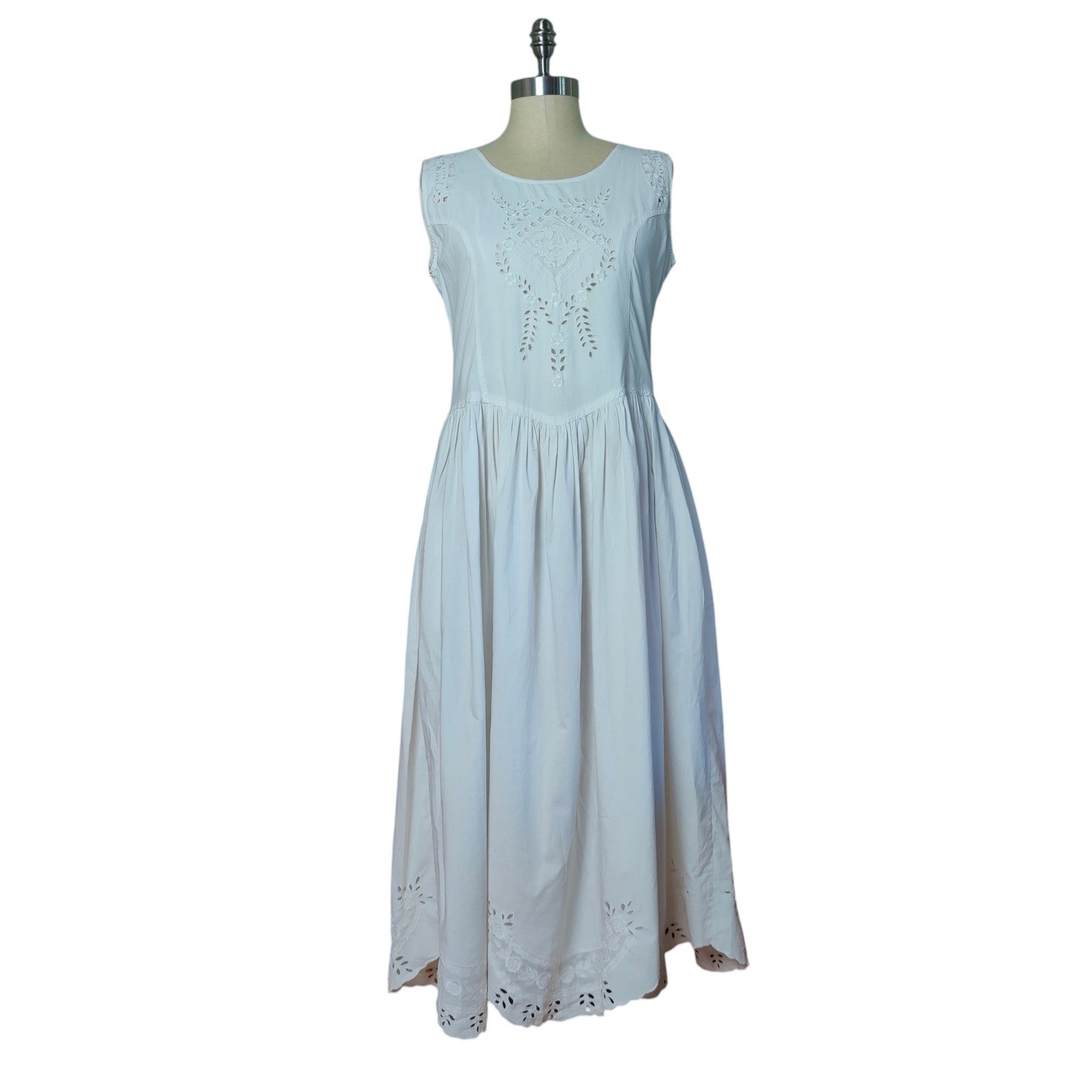 Vintage White Cotton Eyelet Sundress Boho Prairie Open Back Bow S 6/8