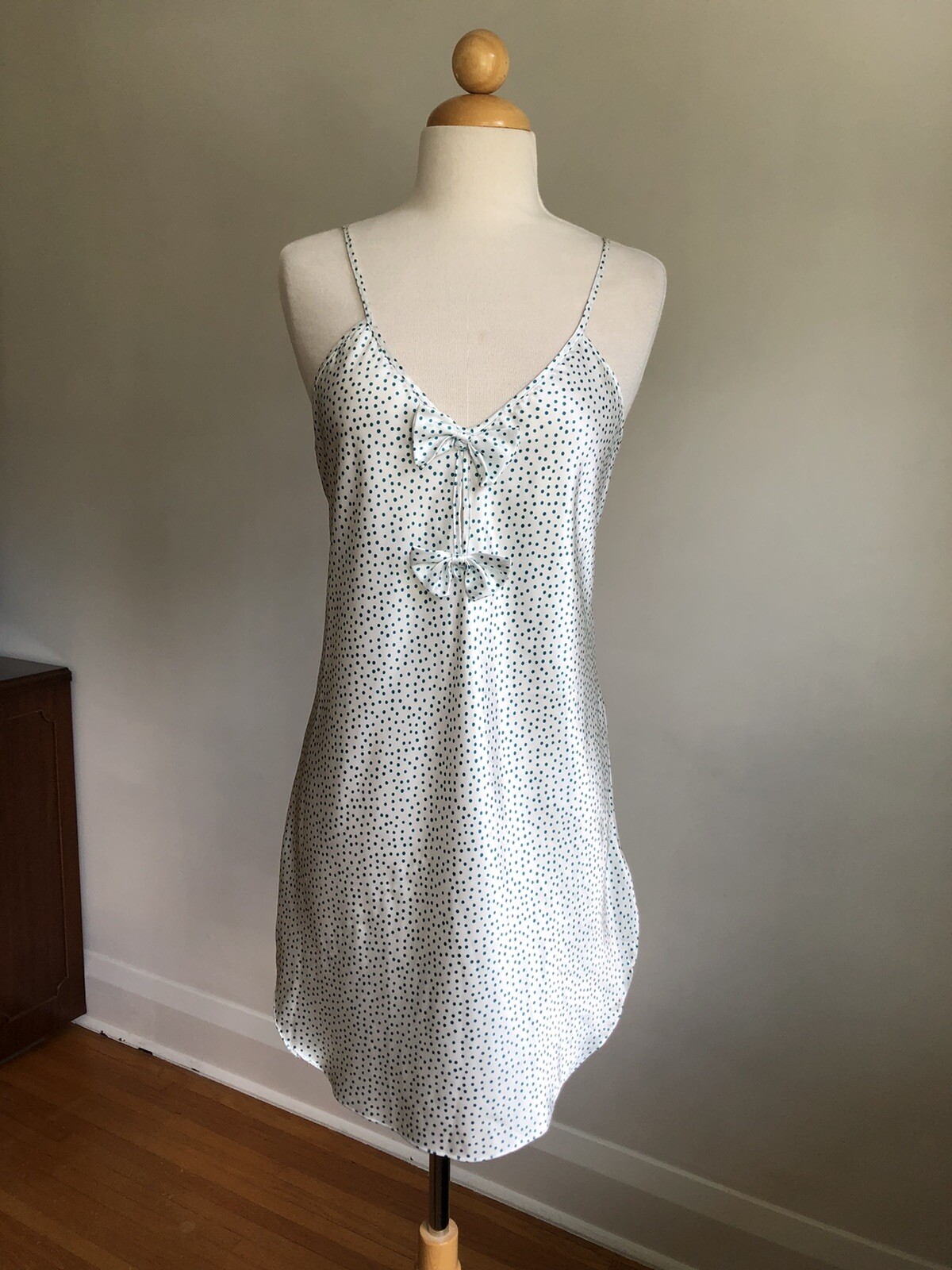 GORGEOUS VTG INTIMATE AFFAIR White Satin Blue Polka Dots Chemise Nightgown SZ S