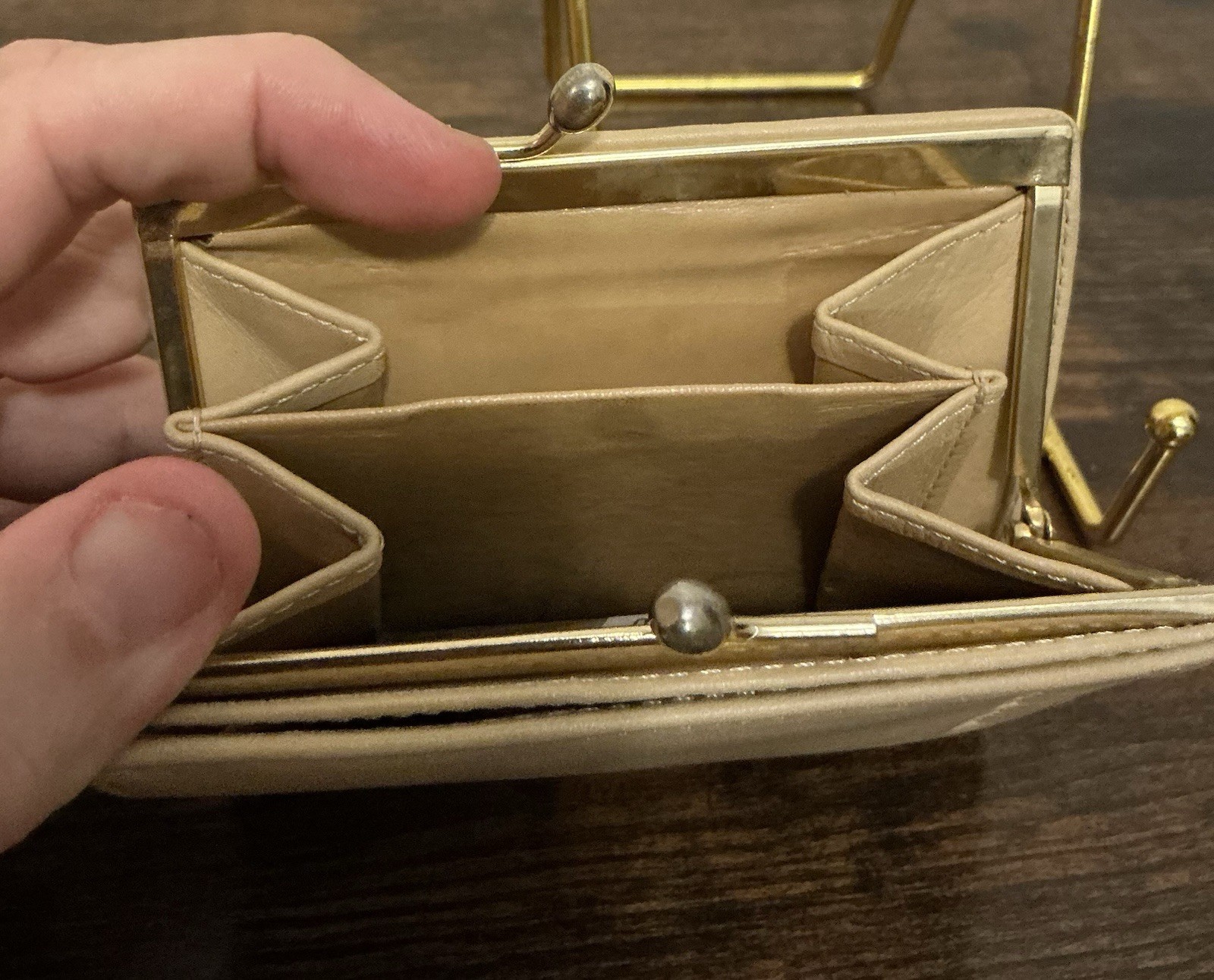 A Rae vintage Mila Schön beige leather bifold gold-tone kiss lock wallet