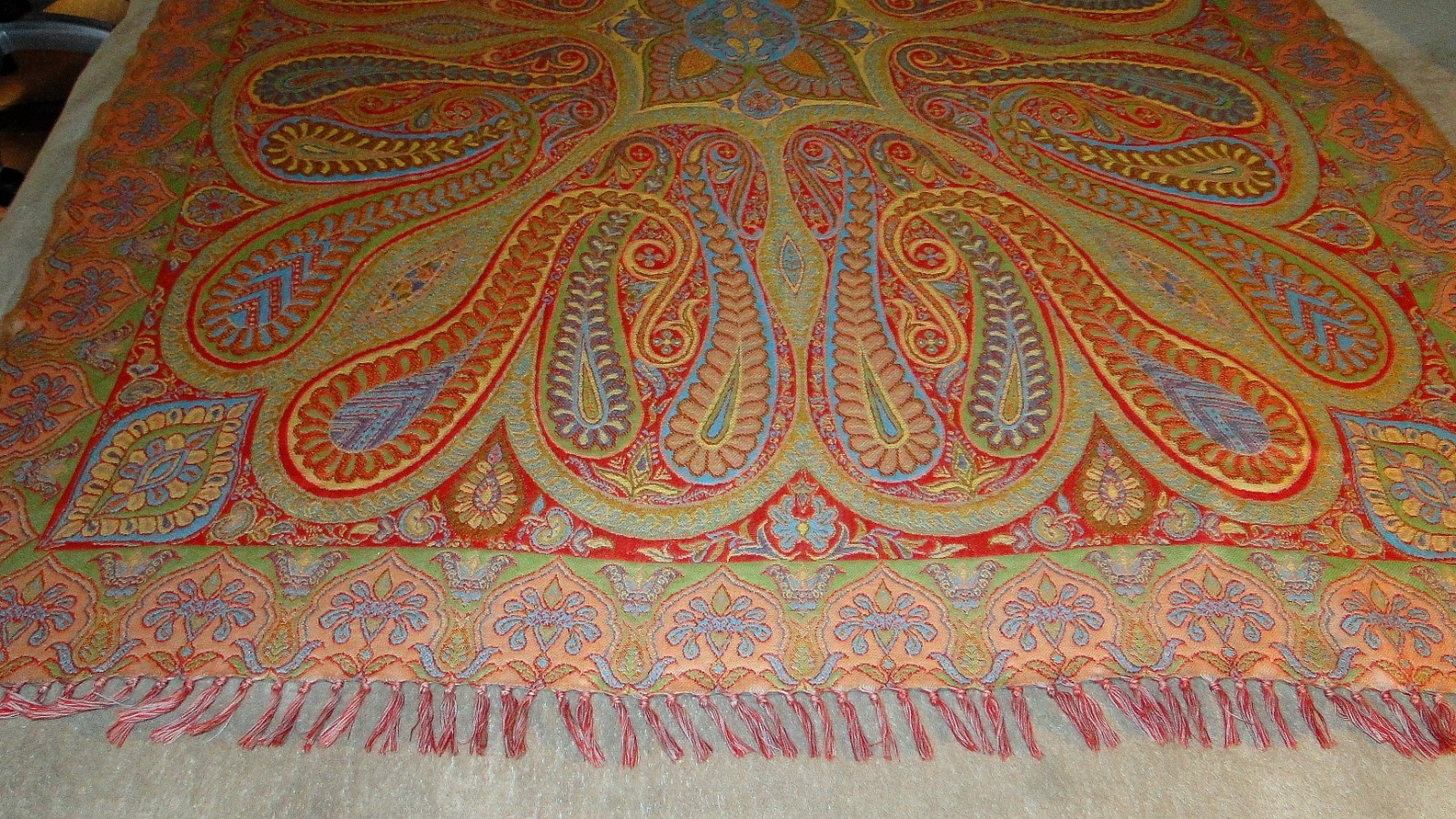 Elegant Vintage Paisley Wool Shawl Large Scarf or Throw Fringe India