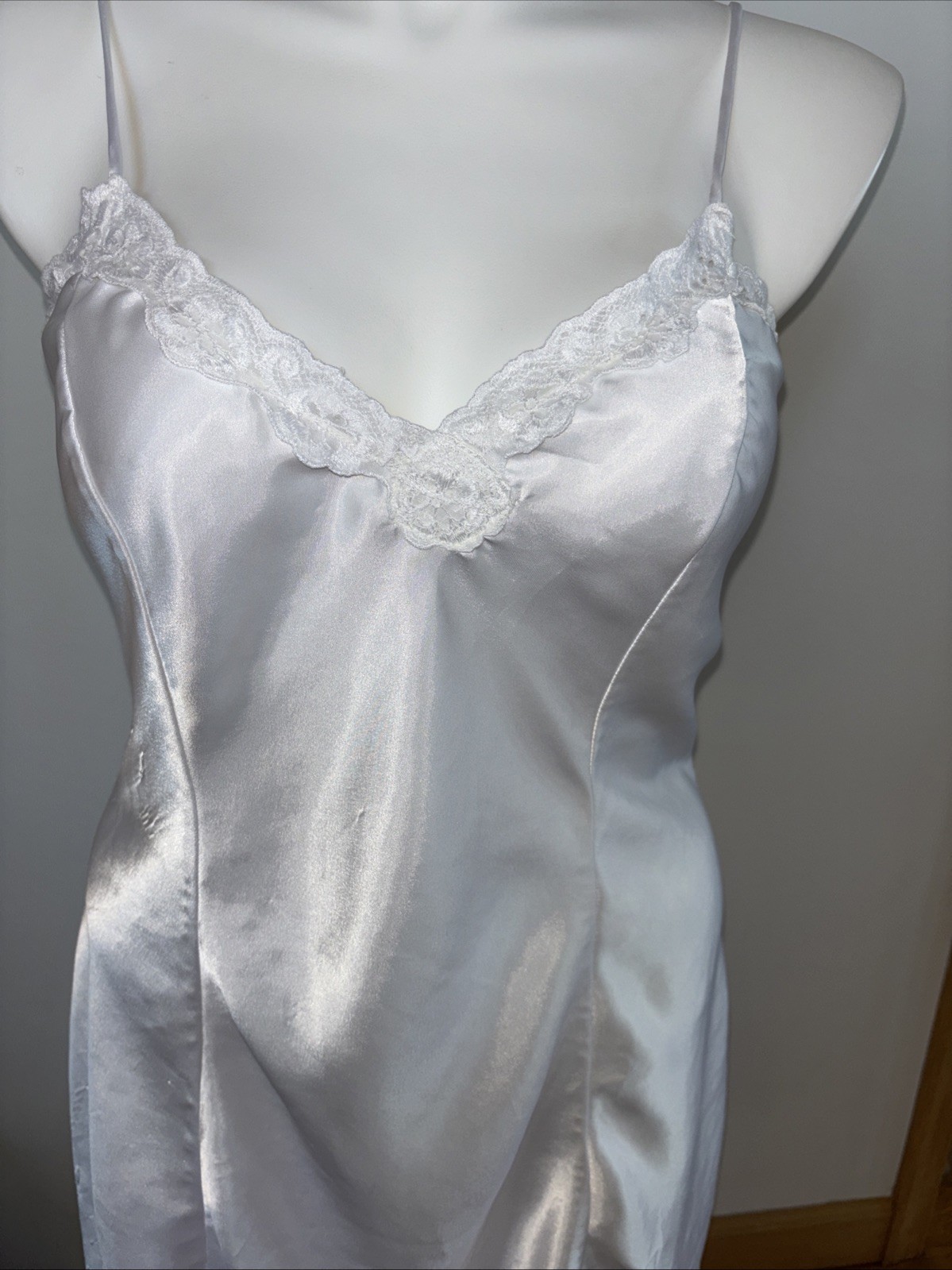 Vintage Gilligan & O’Malley Satin Lace Slip Nightgown White Large 90s Y2K Bridal