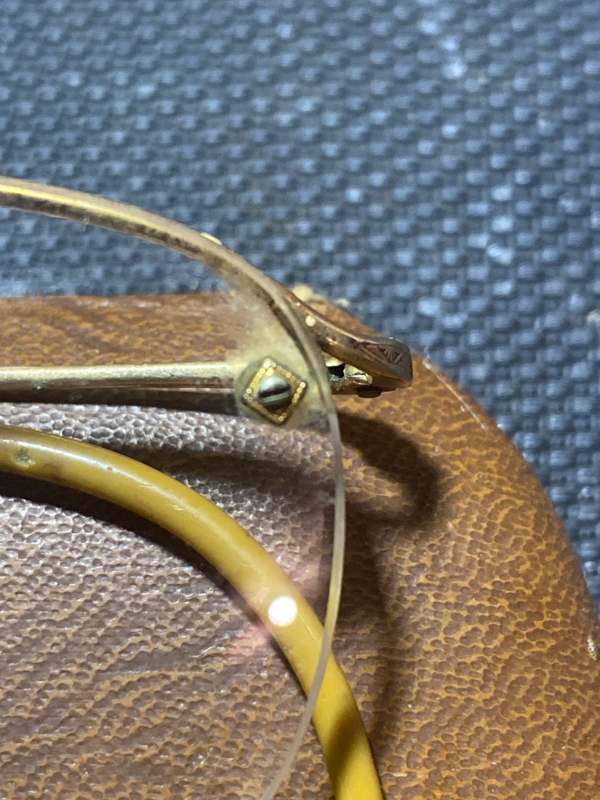 VTG AO/AMERICAN OPTICAL 1/10 12k GF Semi-Rimless Eyeglasses W/Complete TSO Case
