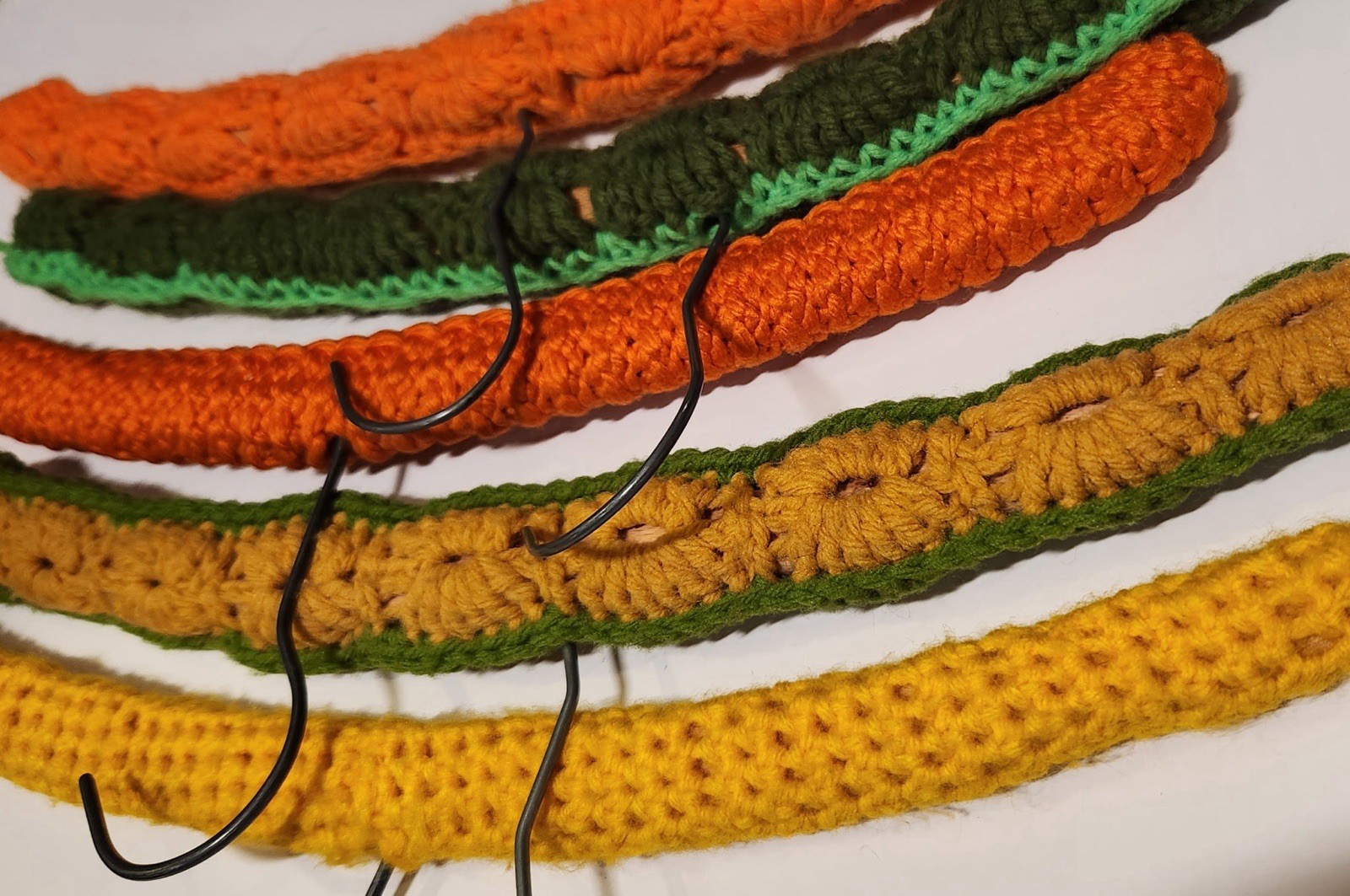 Vintage Crochet Covered Hangers Set 5 Non Slip Granny Yarn Wrapped Clothes
