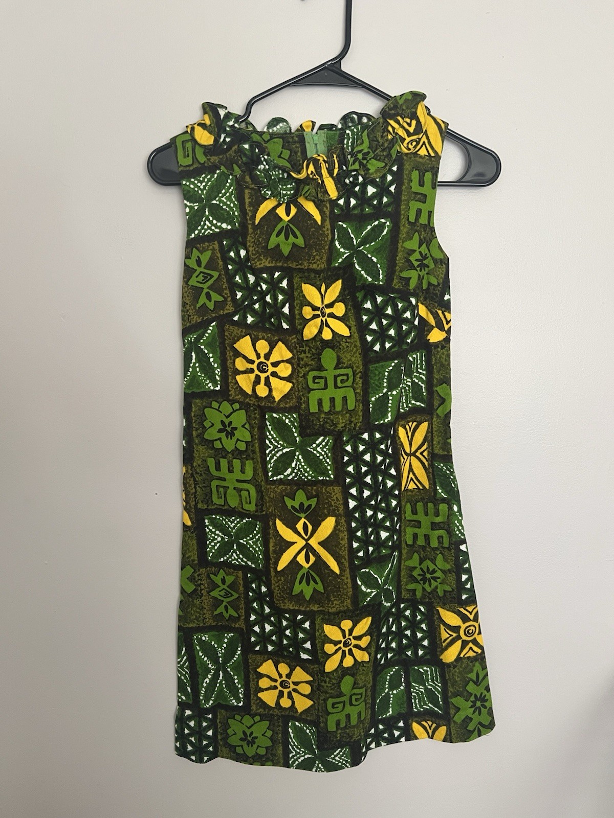 Vintage 1970s Green And Yellow Floral Hawaiian Dress