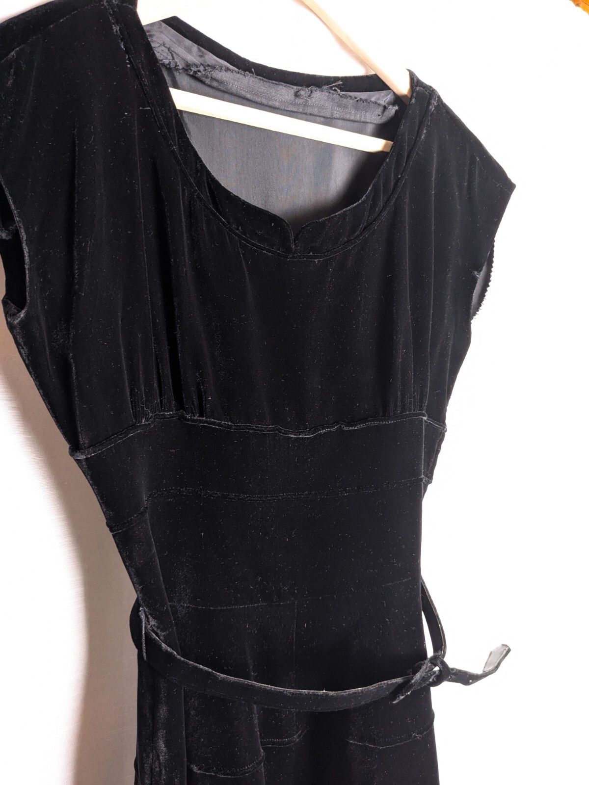Black Velvet Empire Waist Belted Circle Vintage 1950s Dress