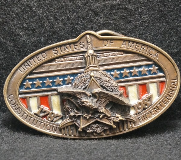 XG03176 *NOS* VINTAGE 1987 **UNITED STATES OF AMERICA CONSTITUTION* BELT BUCKLE