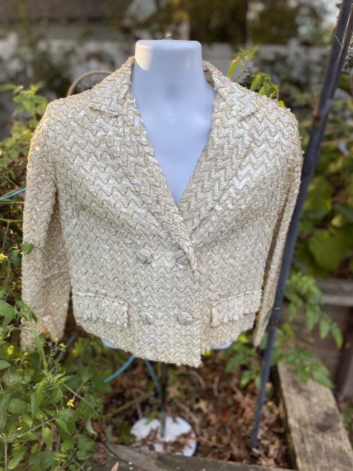 VINTAGE 1960’s Glamour Blazer IRRIDECENT SEQUINES SILVER BEADS