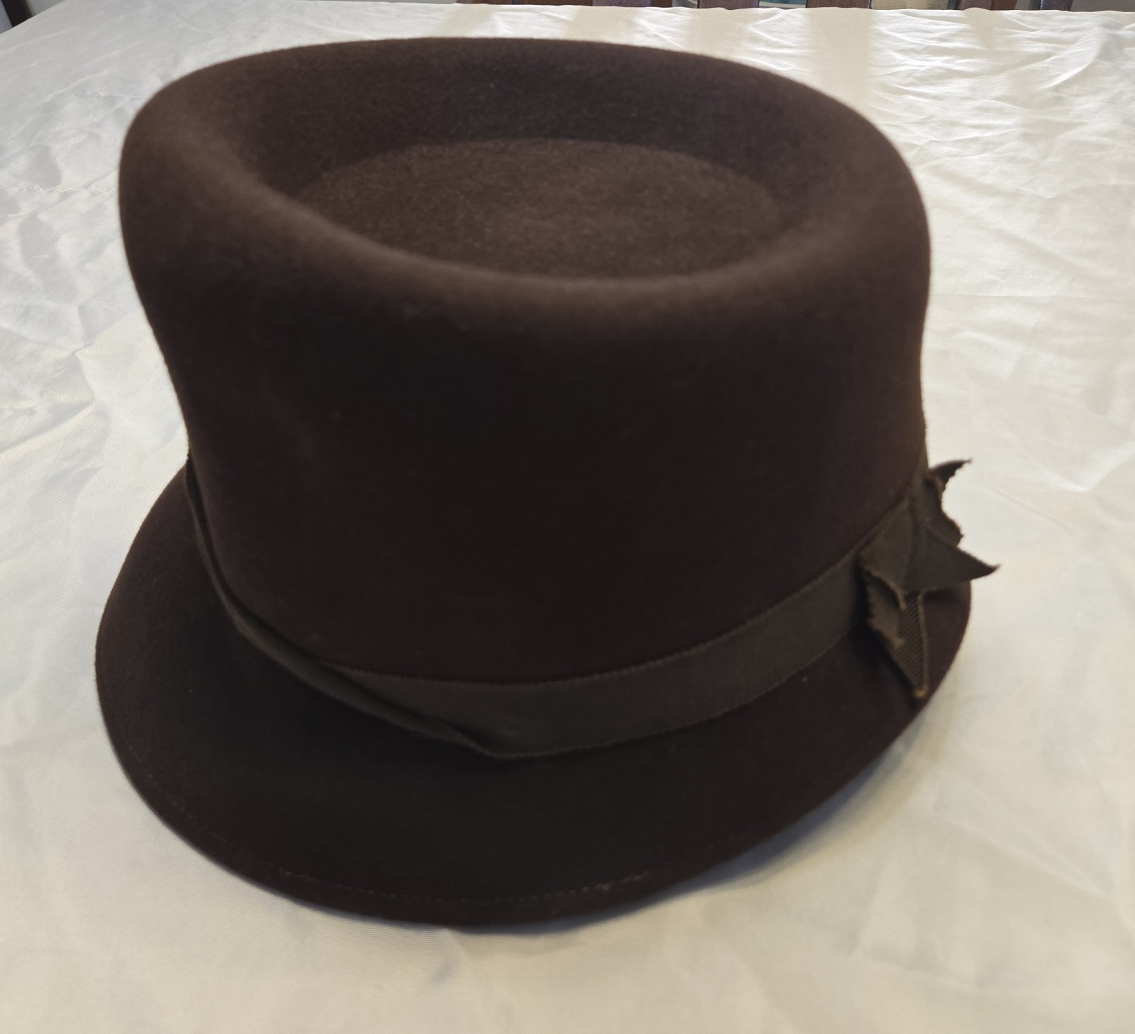 Vtg Stetson Fifth Avenue Womens Cloche Hat 22.5 Brown Wool Felt Ribbon Luxury