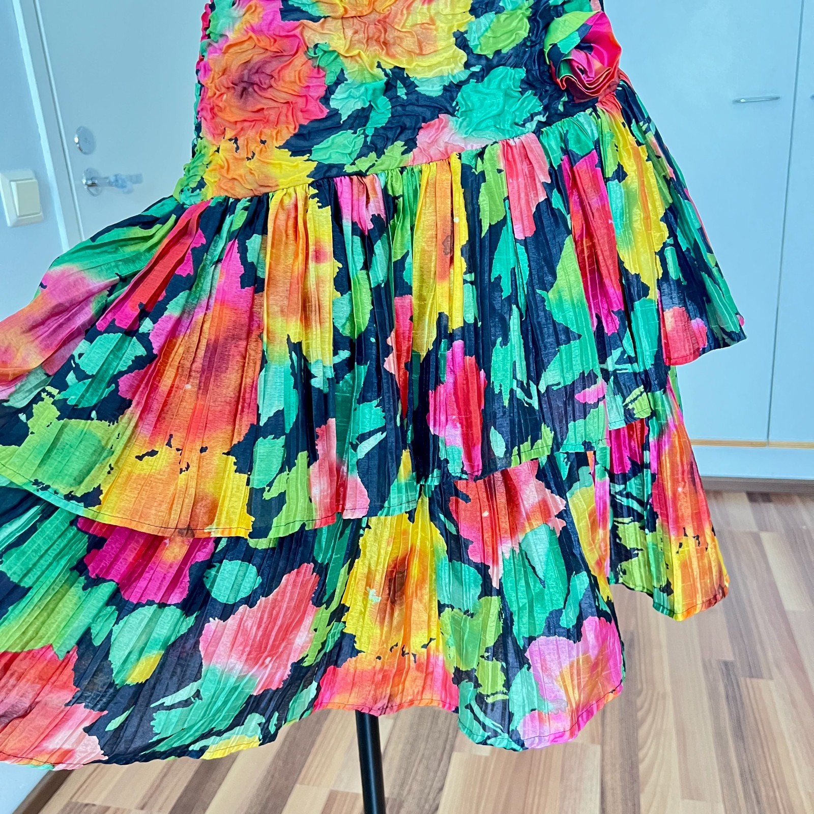 1980s Floral Taffeta Cocktail Party Dress Tiered Retro Prom Evening Gown Retro