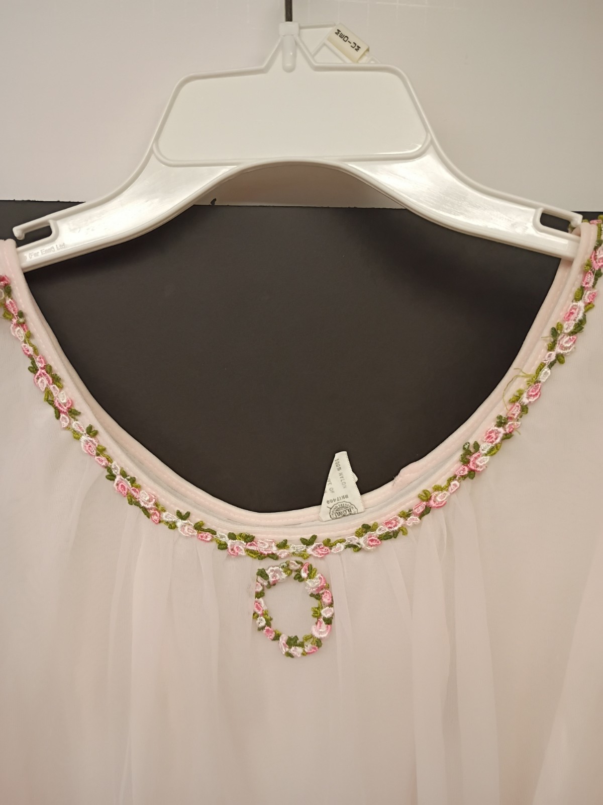 Aristocraft By Superior VTG Pink Nylon Slip w/ Floral Trim, Size S Regular!