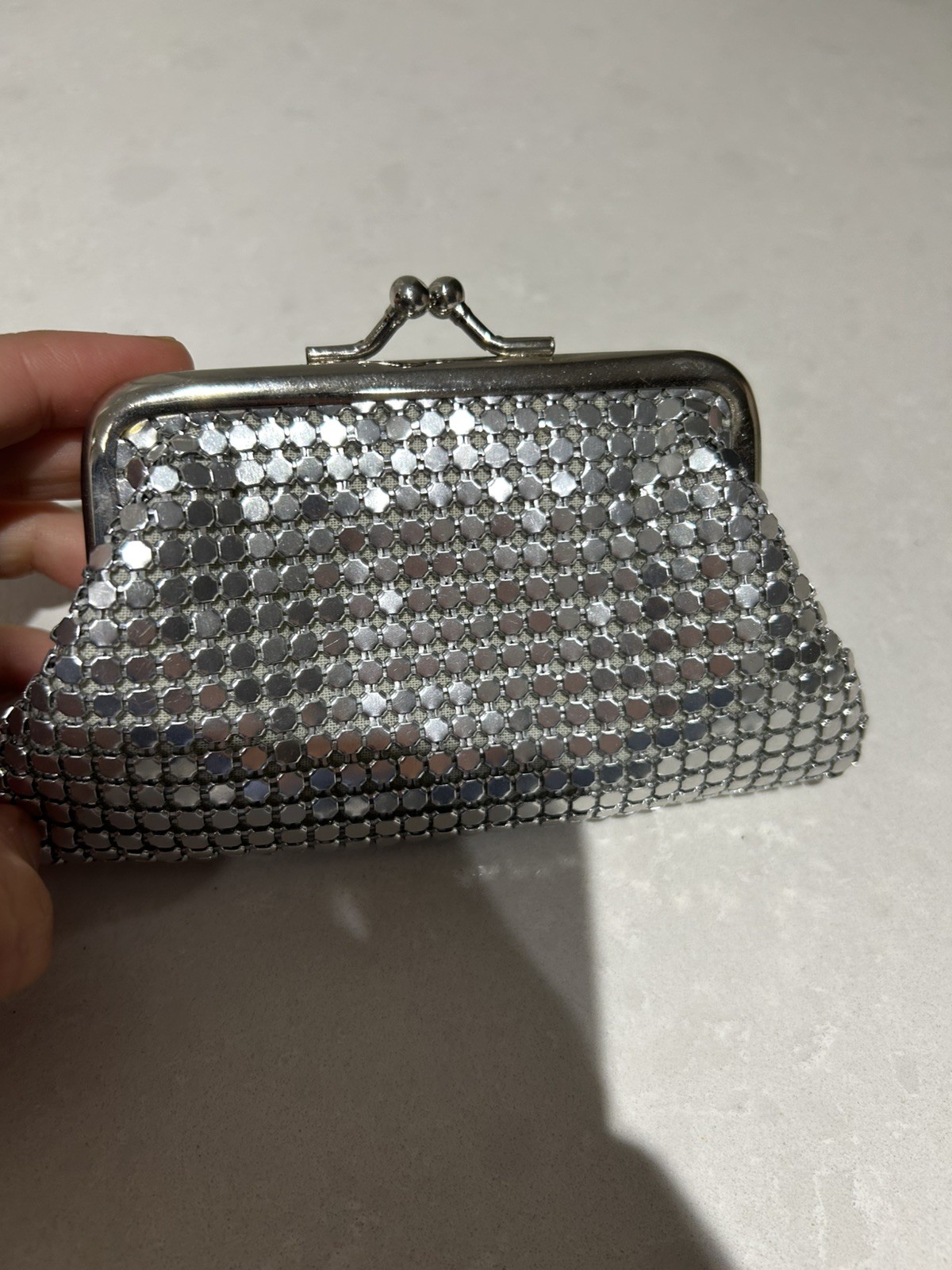 Vintage Suzy Smith metal silver glomesh decorative chainmail purse