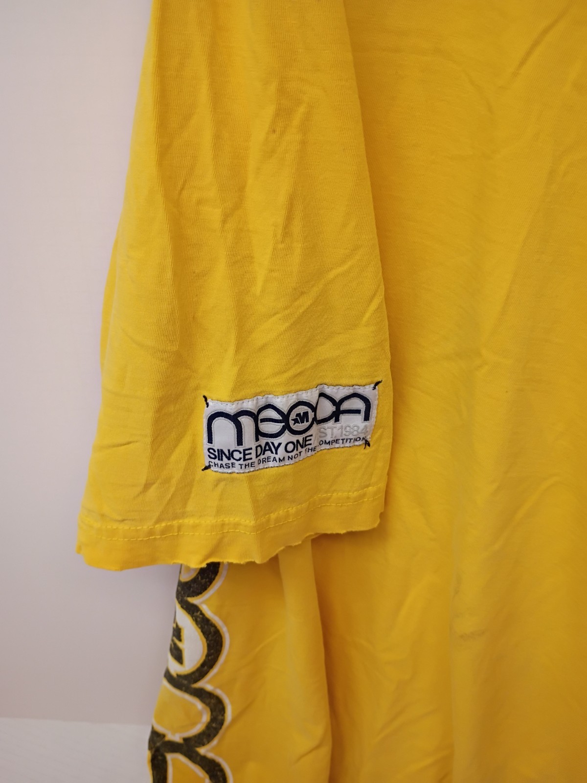 Mecca VTG Men’s XL Yellow Since Day One Graphic Crewneck Short Sleeve T-Shirt