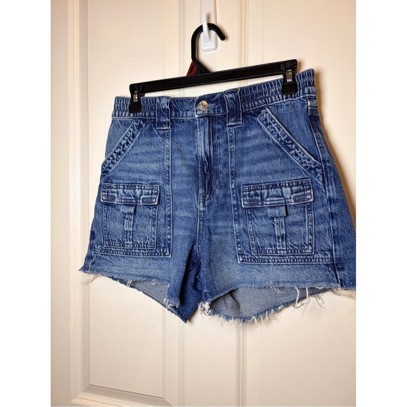 Pre-loved American Eagle Highest Rise ’90s Boyfriend Denim Shorts Size:2
