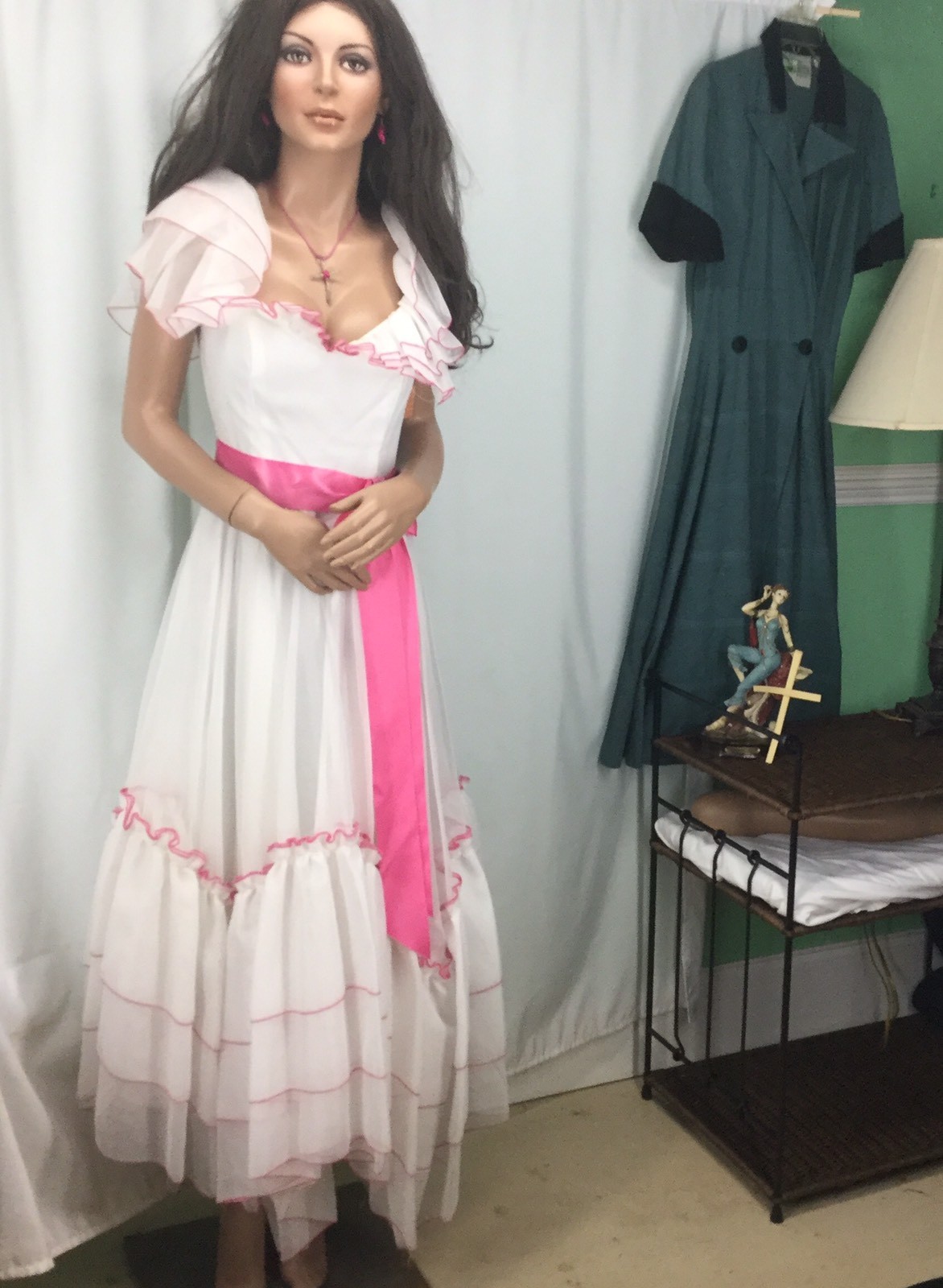 Mendicino White With Pink Accent Formal Womens Vintage 6 New Old Stock