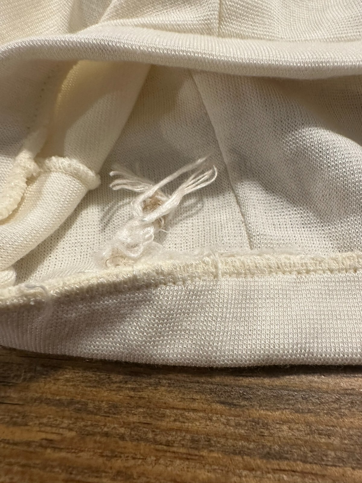 Vintage 1980’s Women’s Soft White Polyester Blend Pleated Pants – Missing Tag