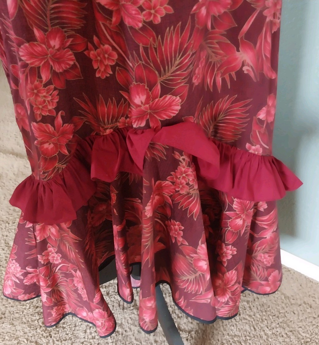 VINTAGE 1980’s Lolenani Mumu From Polynesian Cultural Center Hawaii Maxi Tiered