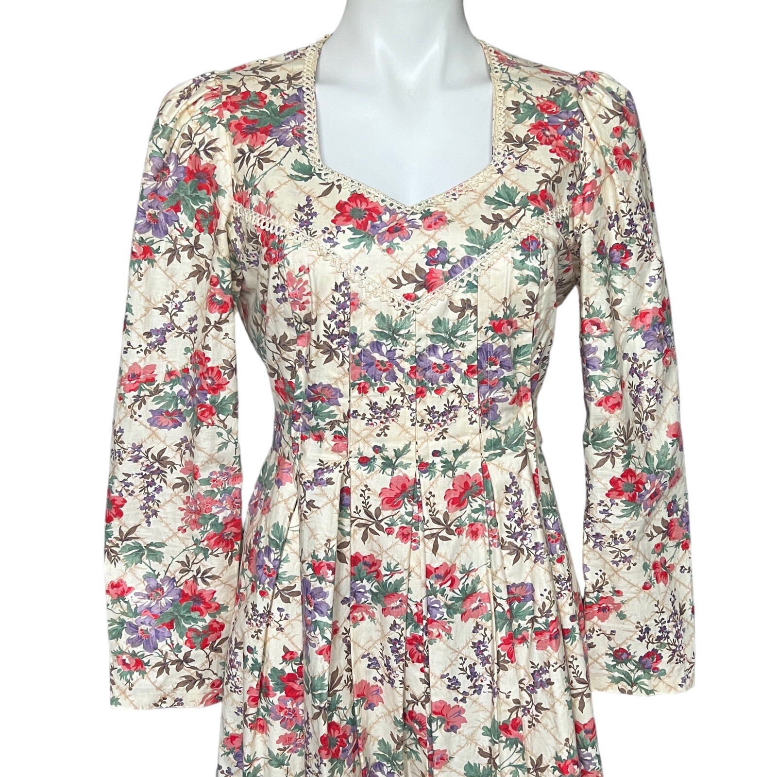 1970s Cottagecore Dress Union Made Long Sleeve Floral Lace Details Zips Ties M