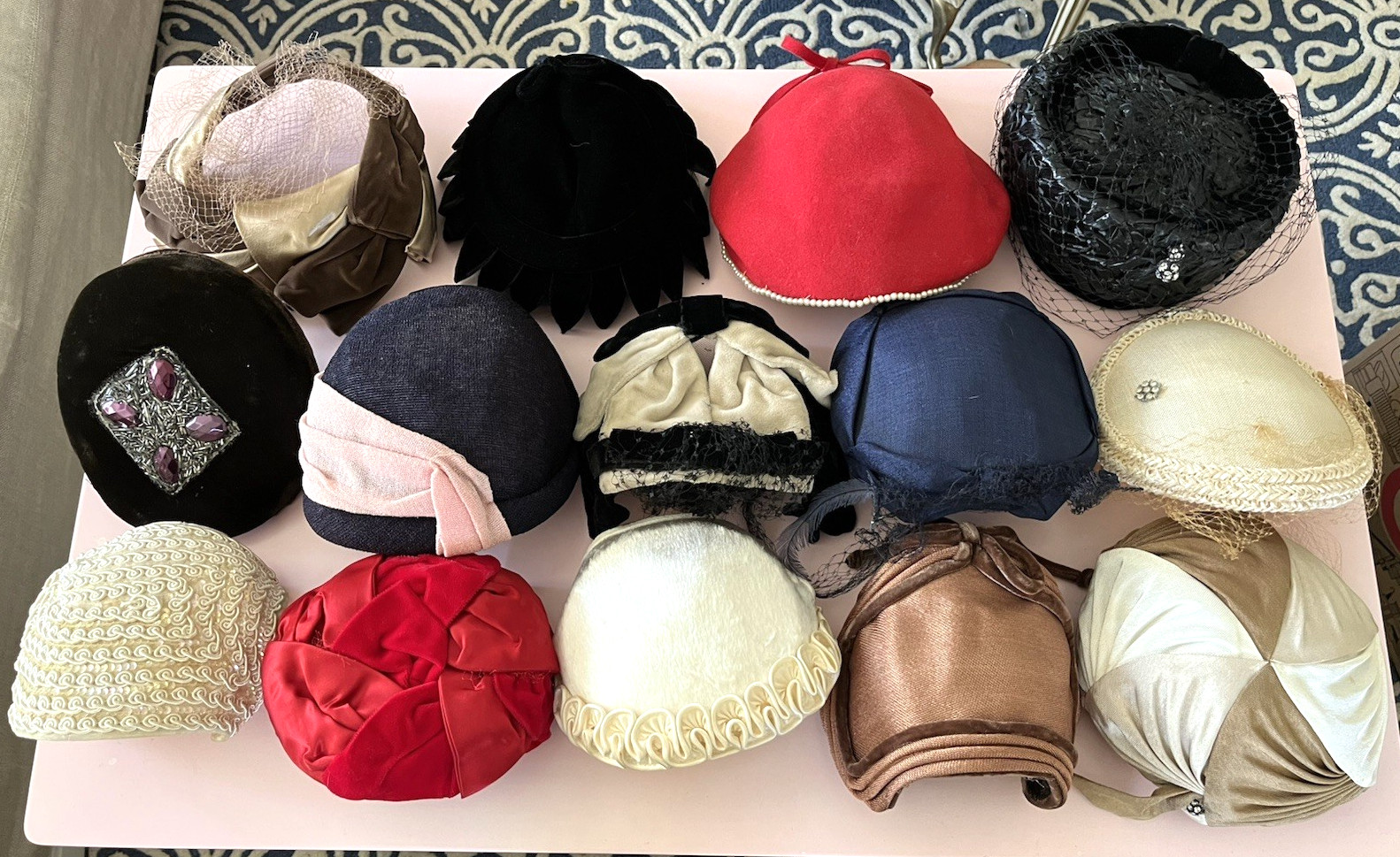 Vintage 50s Big Lot 14 COCKTAIL PILLBOX HALF HATS Women RED NAVY VELVET Skullcap