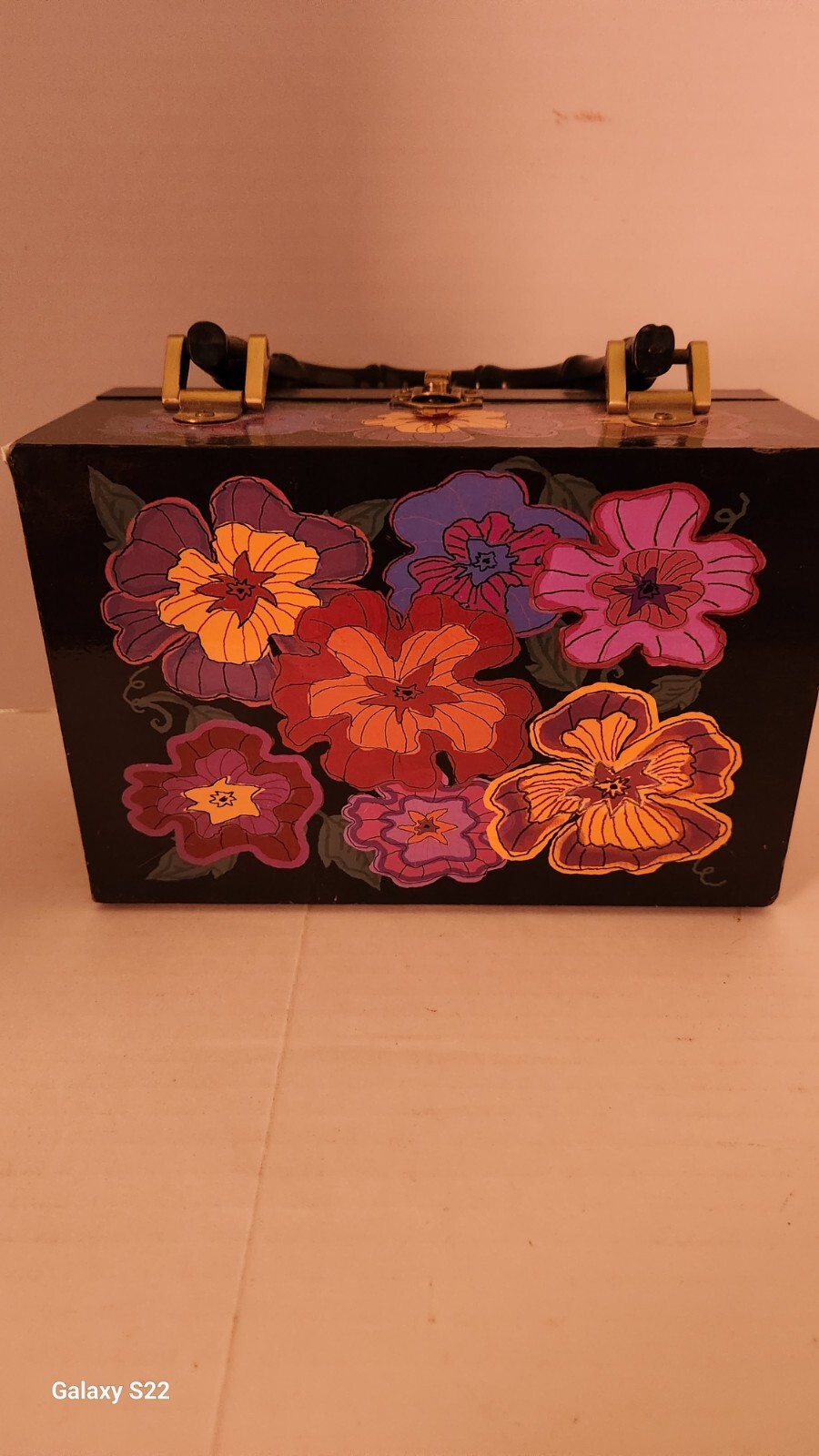 Very Nice Wooden Beaded Purse Flower Design Made In China!