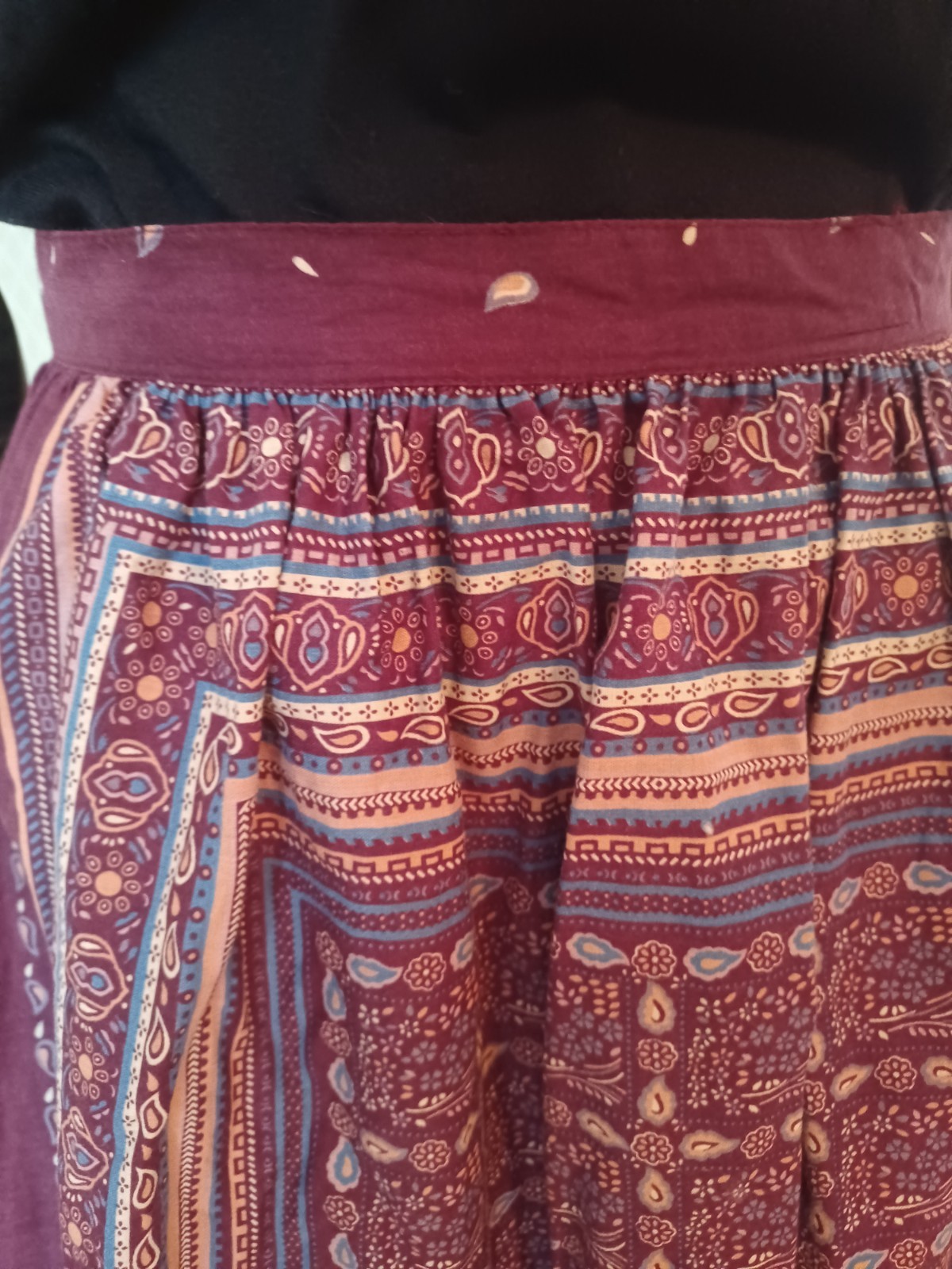 Vintage 1970s Tomboy Lesport Burgundy Paisley Boho Cottagecore Midi Skirt