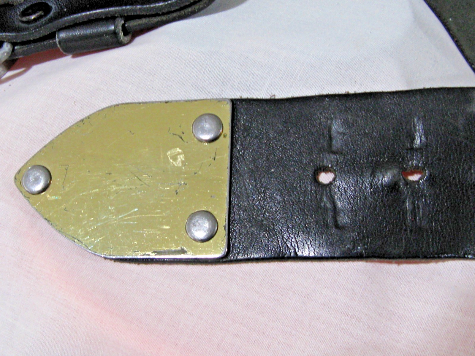Body By Fisher Pewter Belt Buckle + 34″ Saddle Leather Belt