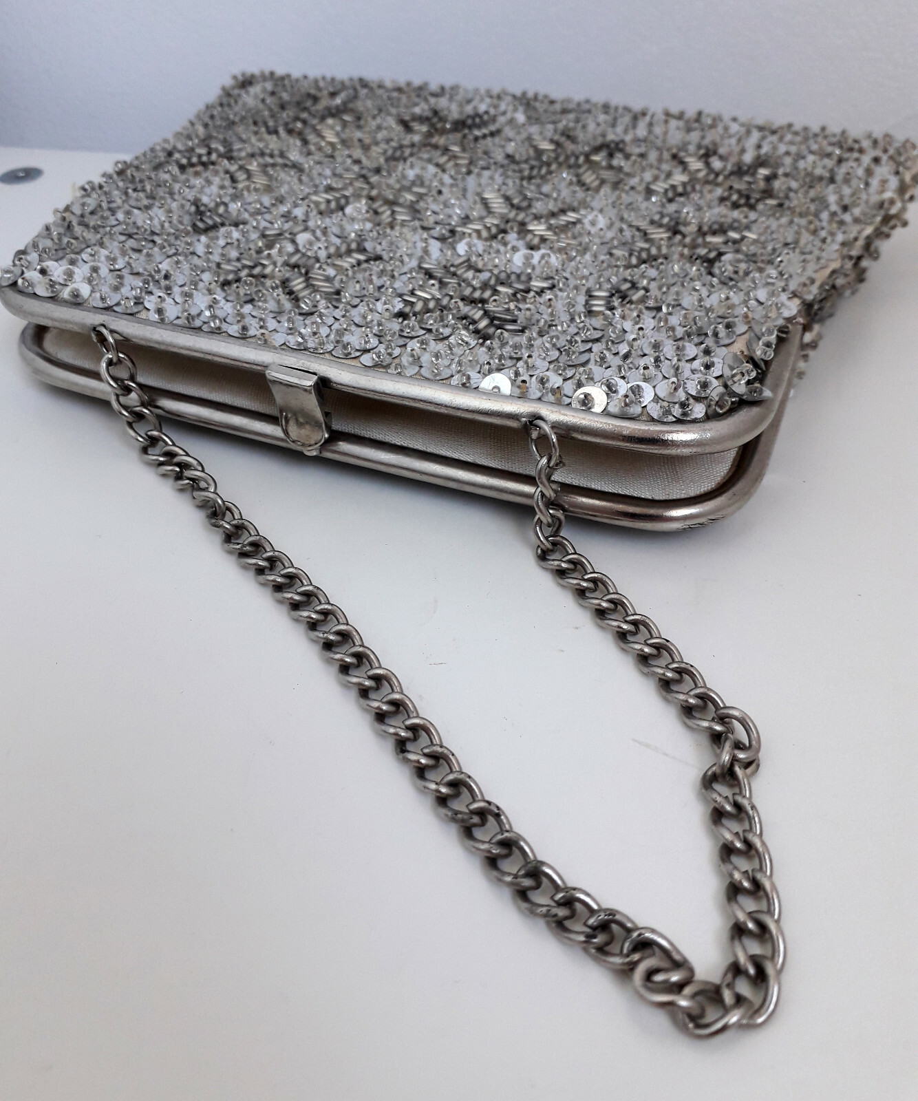 Vintage silver sequins small purse delicate chain handle woman evening retro bag