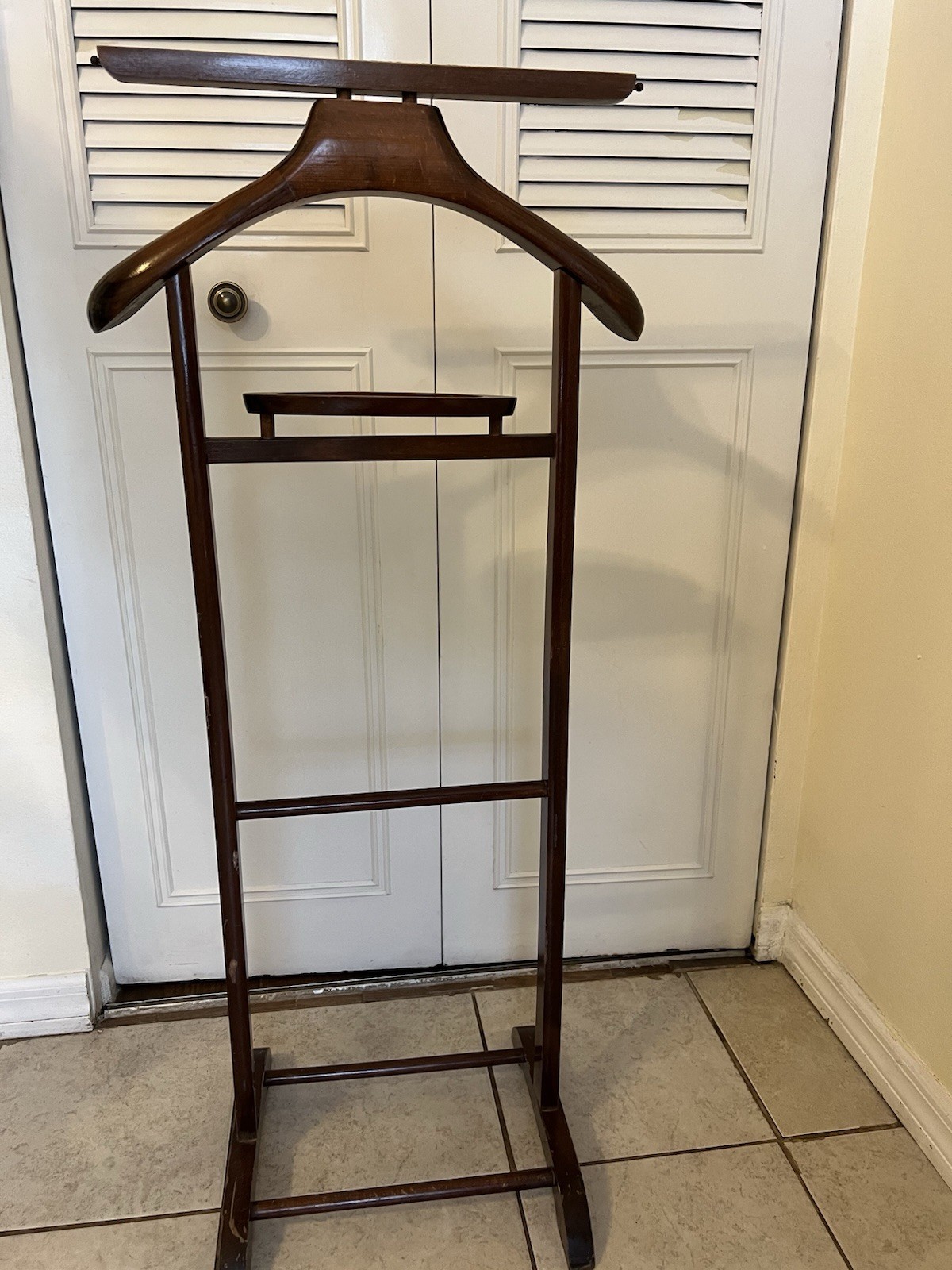 Vintage SPQR Modena Italy Wooden Valet Stand Gentleman Butler Clothes Rack MCM