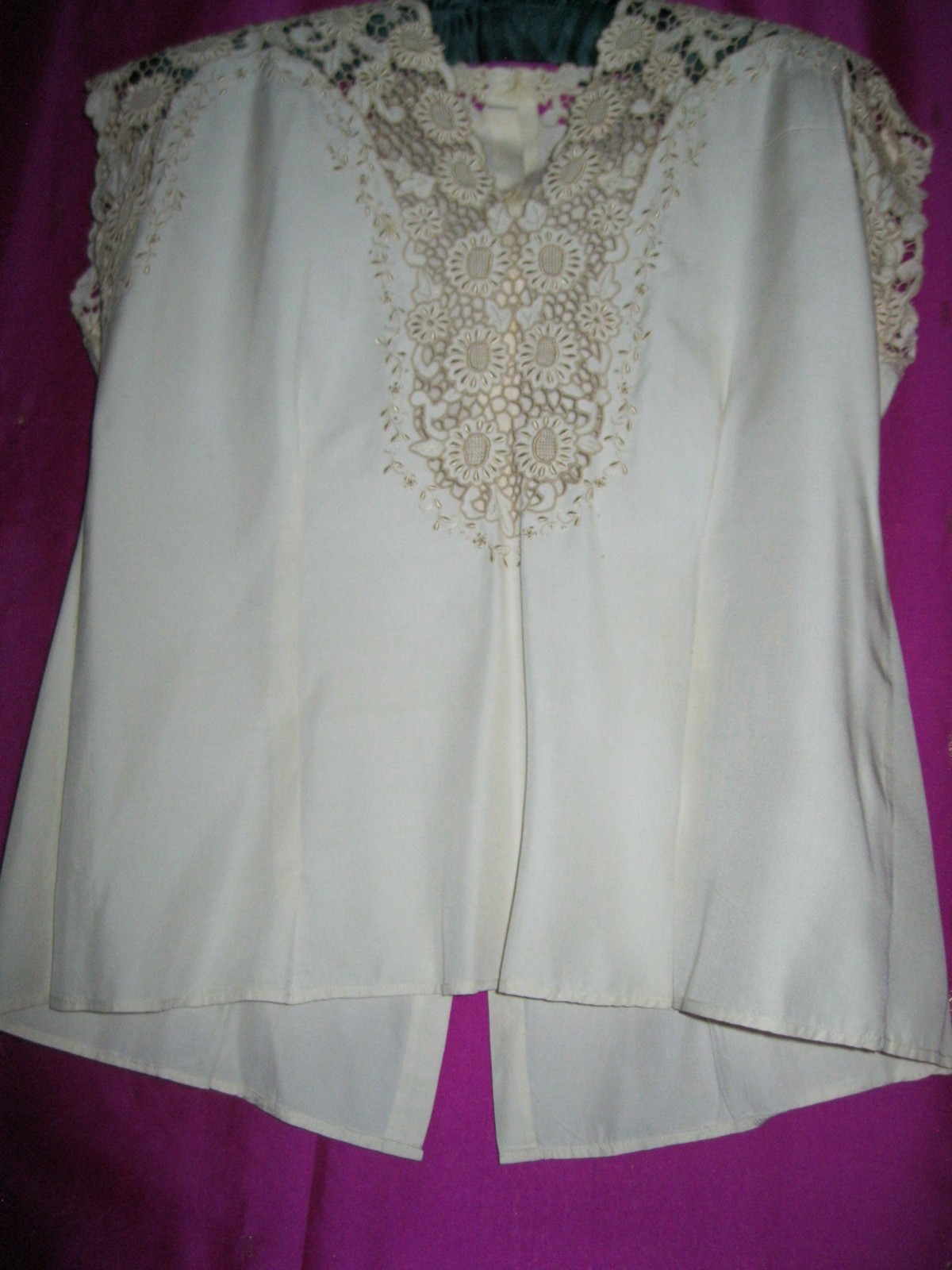 VINTAGE, CHINA SILK BLOUSE W/ ORNATE OPEN WORK/EMB., SZ. XS.,S/S, CREAM COLORED