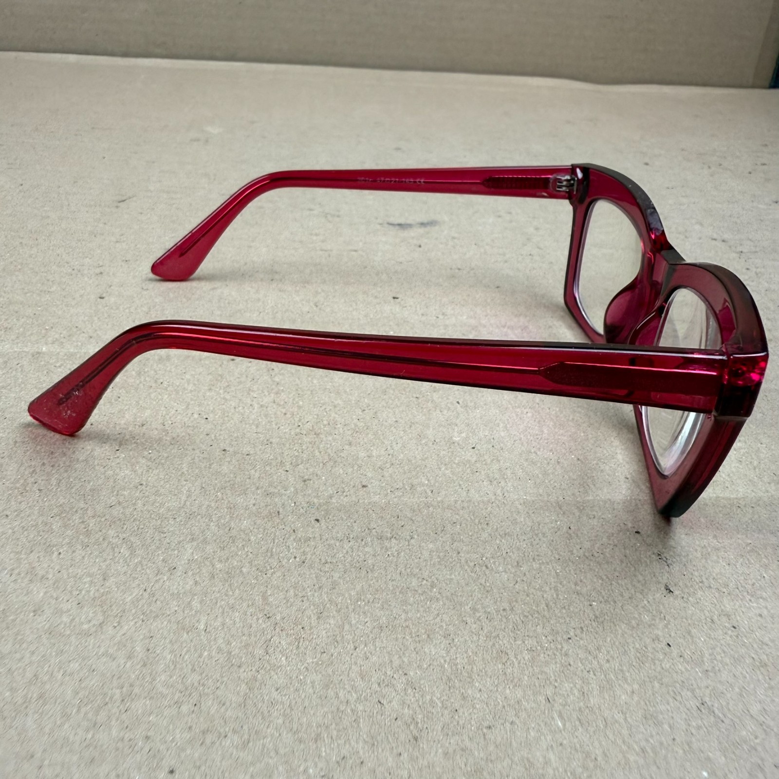 VINTAGE PINK CAT-EYE FRAMES Bold & Stylish 1960s Design Excellent Condition