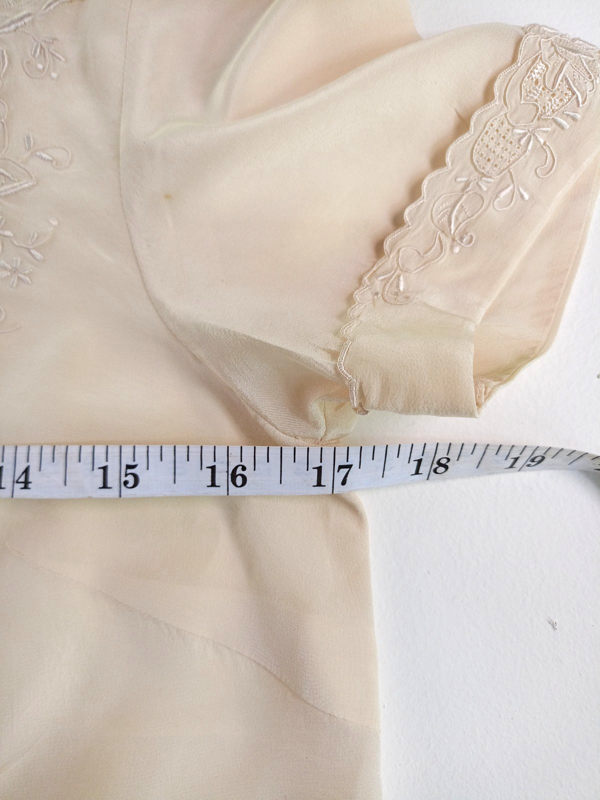 VTG Peony 100% Pure Silk Blouse S Hand Embroidered Swatow Cutwork Ivory China