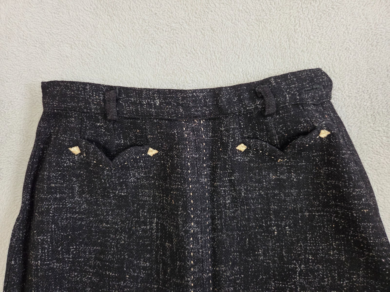 Vintage Woman’s Skirt 100% Wool 1950s or 1960’s Black & Grey Decorative Pockets