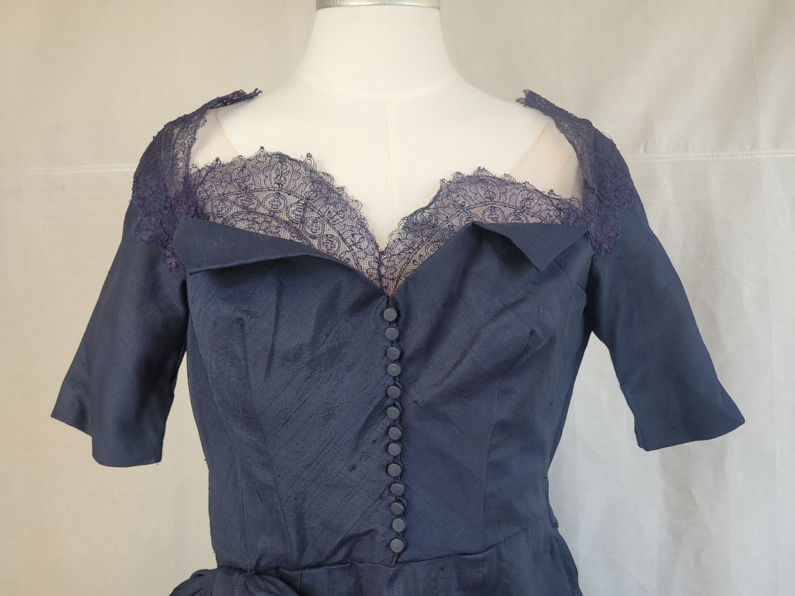 1950s Navy Blue Silk Dress w Delicate Lace & Huge Asymmetrical Bow Sz M