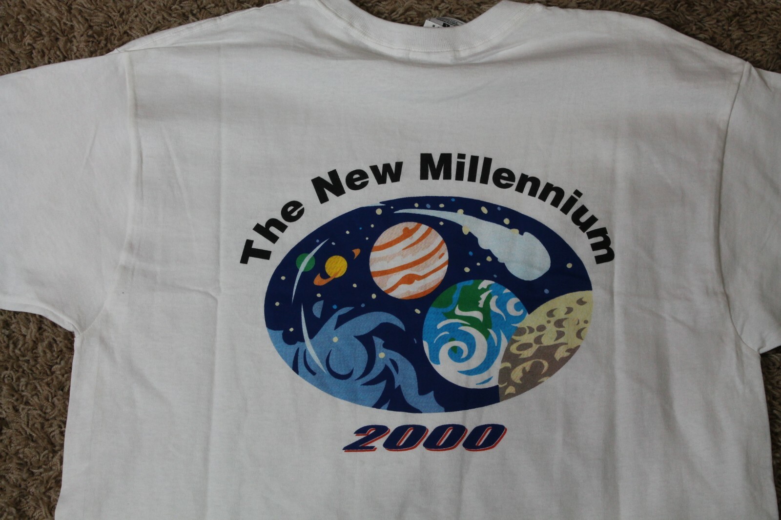 The New Millennium 2000 – Fruit of The Loom Heavy T-Shirt – Vintage NOS Space LG