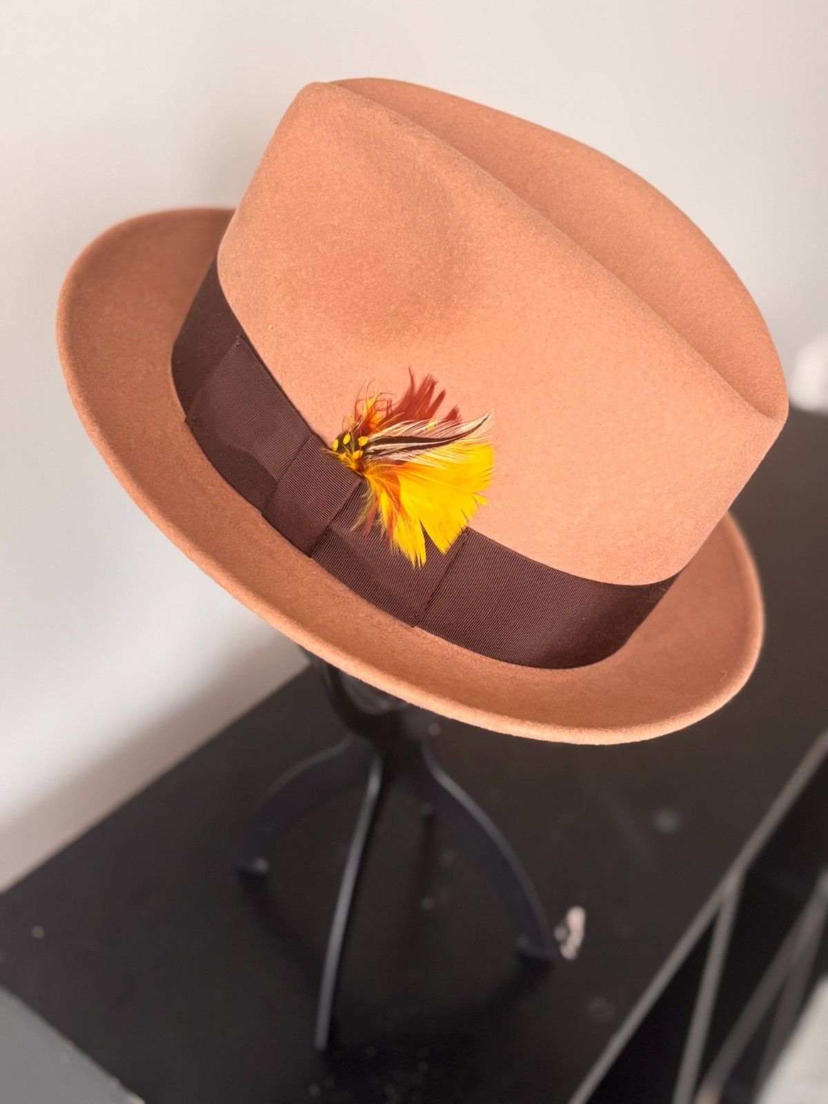 Men’s vintage Fedora, gently worn with box, excellent condition, size 7 1/2