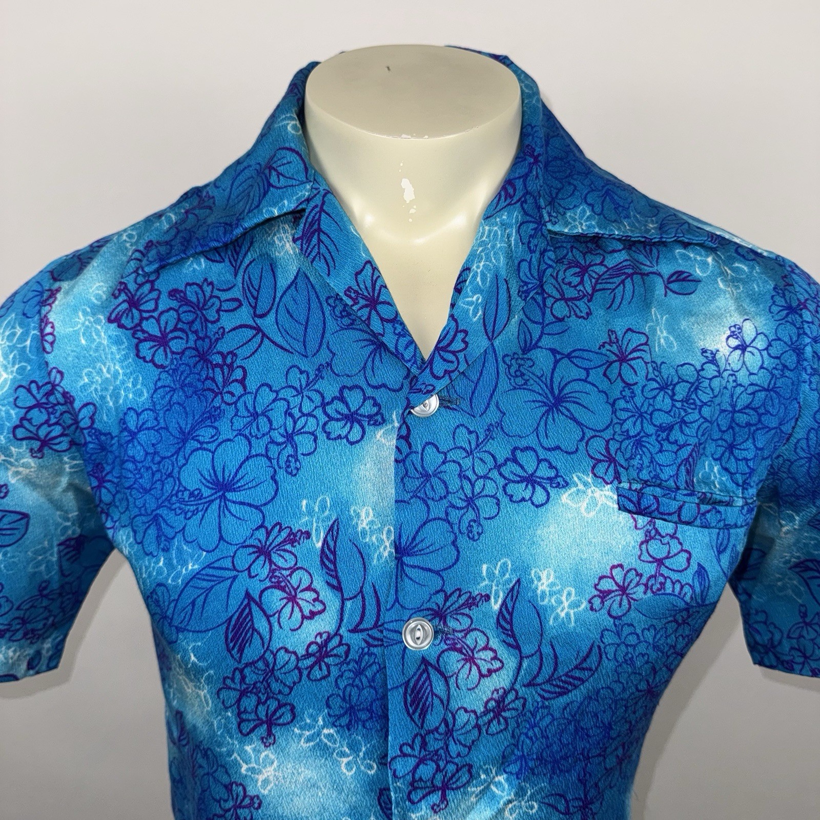 Haleaka Fashions Shirt Mens Vintage Hawaiian Rayon Blend Surf 60s 70s Medium