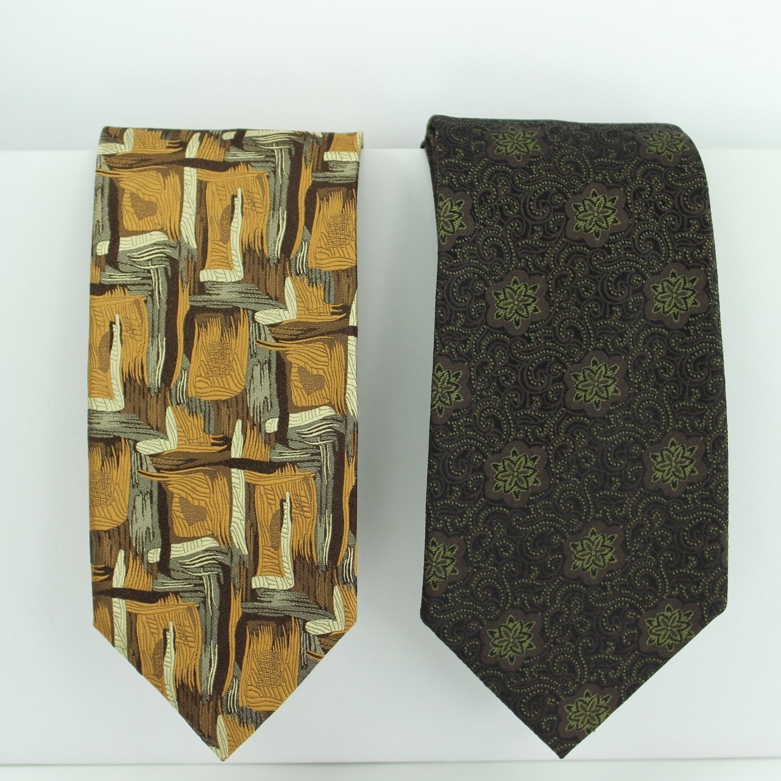 Geoffrey Beene NY 2 Silk Ties Metallic Sensual Print Dark Brown Fantasy Starfish